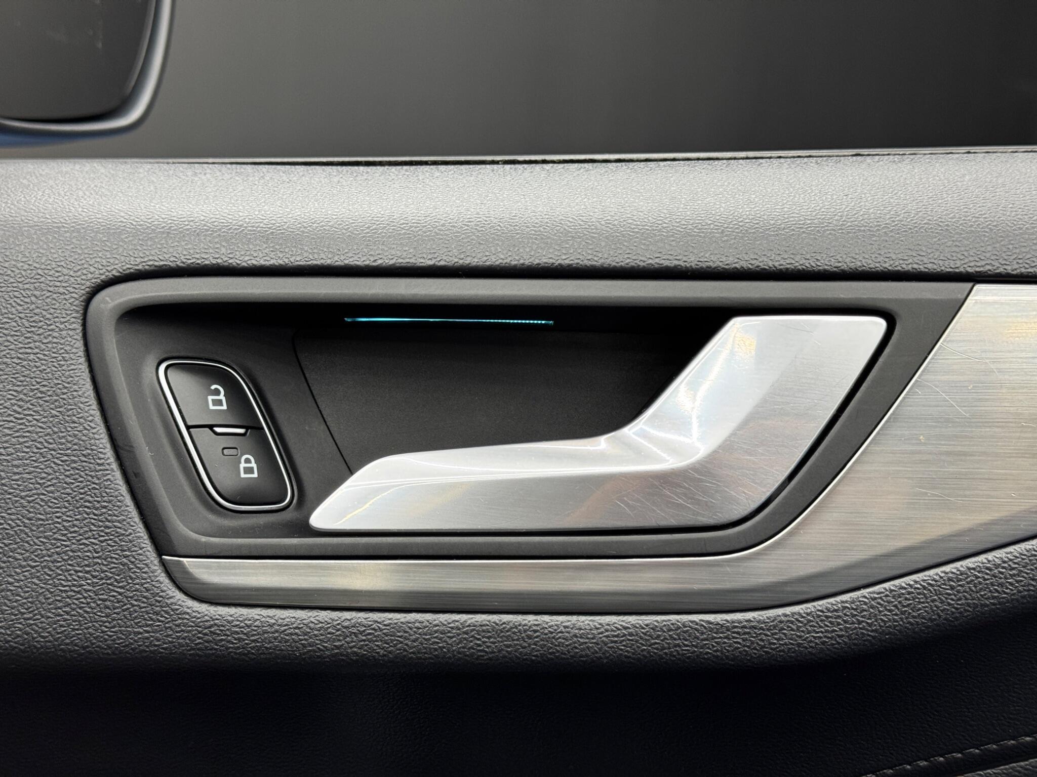 Ford Focus - Image 40