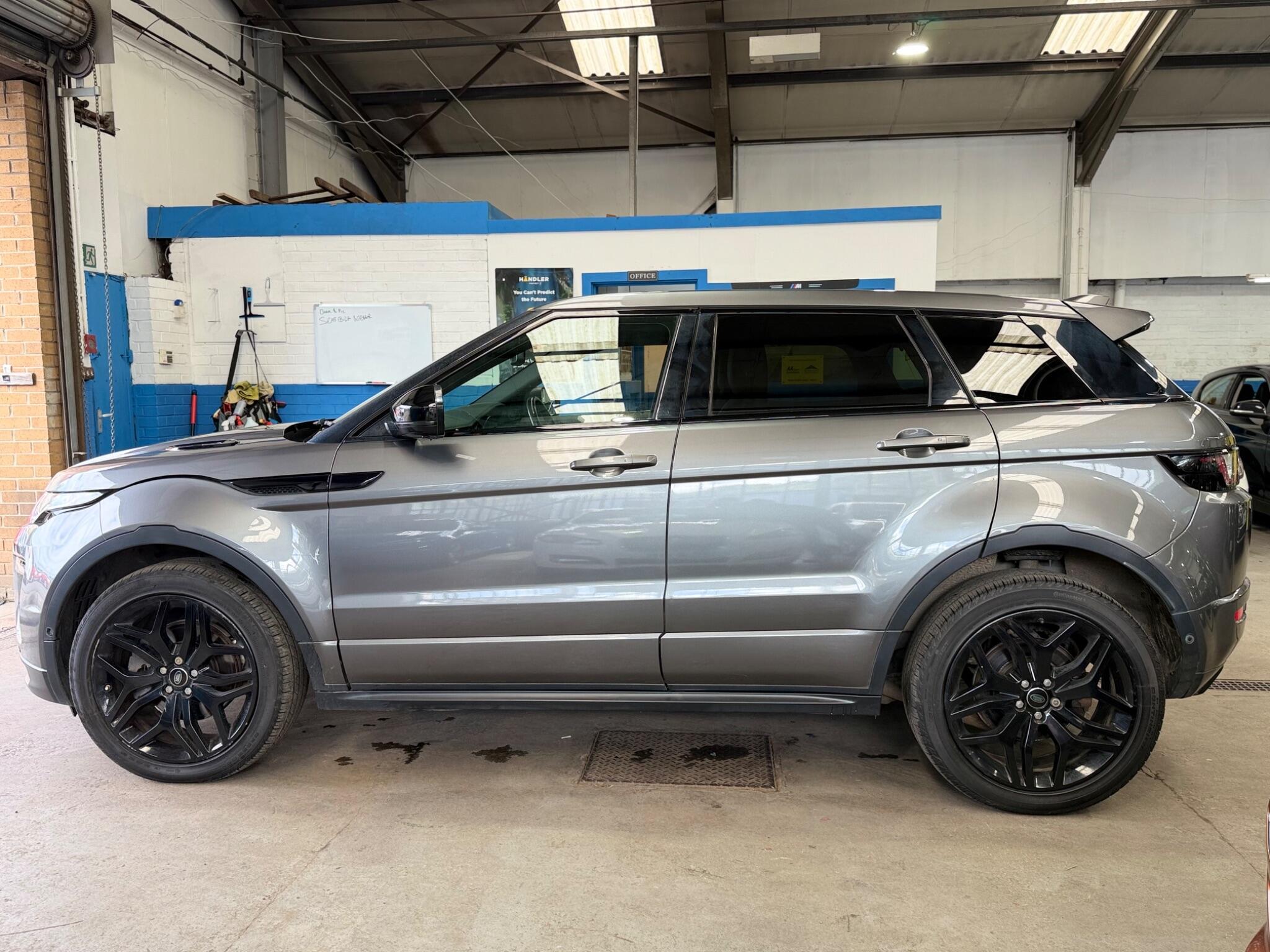 Land Rover Range Rover Evoque - Image 2