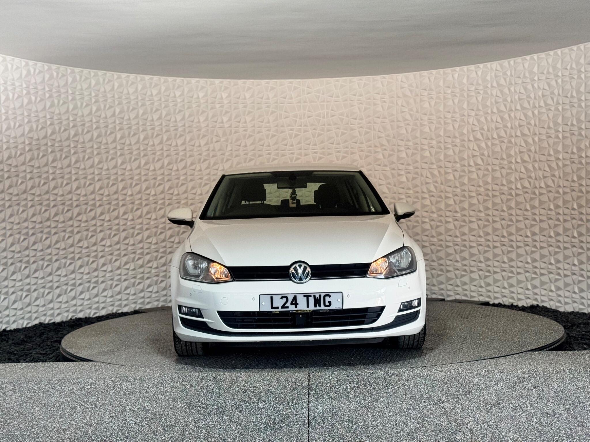 Volkswagen Golf - Image 4