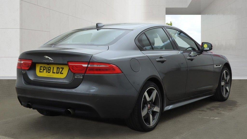 Jaguar XE - Image 4