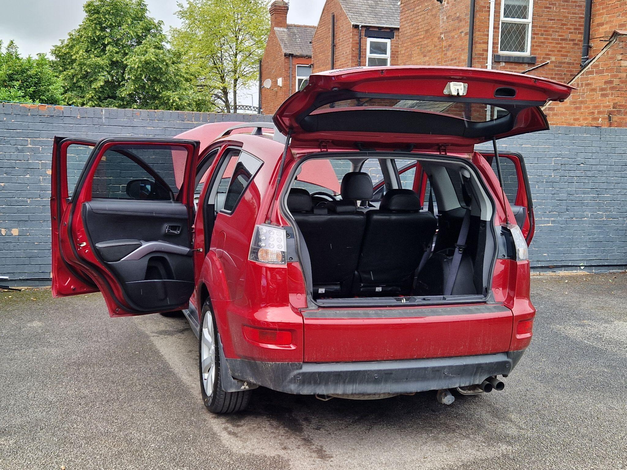 Mitsubishi Outlander - Image 19