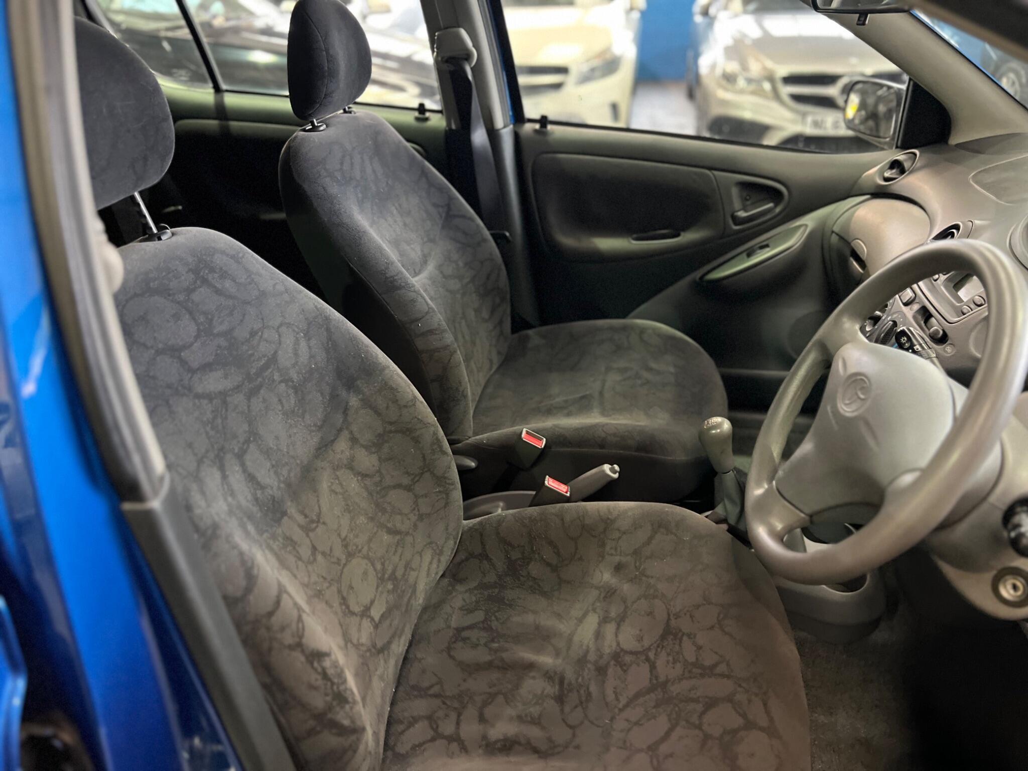 Toyota Yaris - Image 14