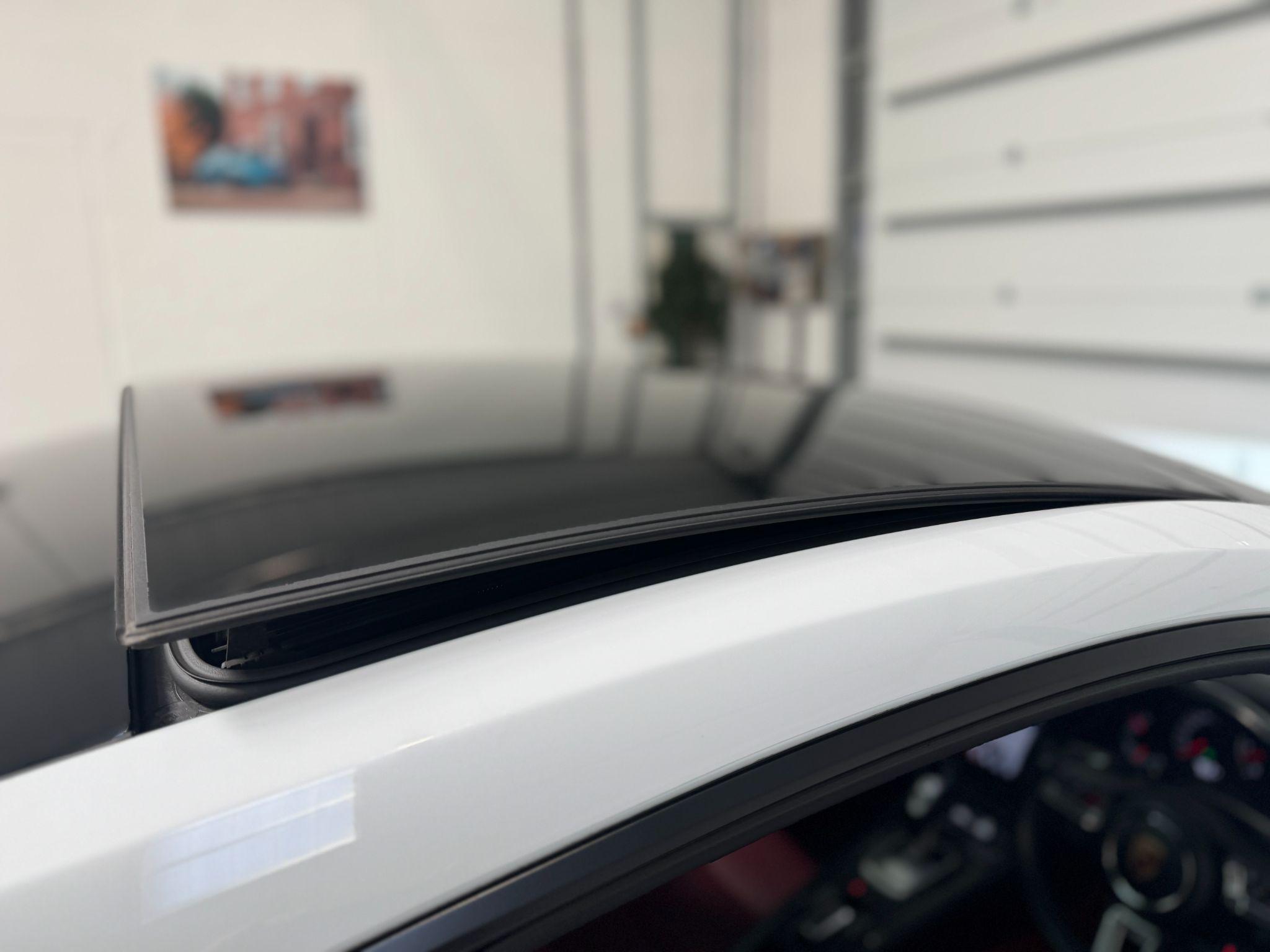 Porsche 911 - Image 51