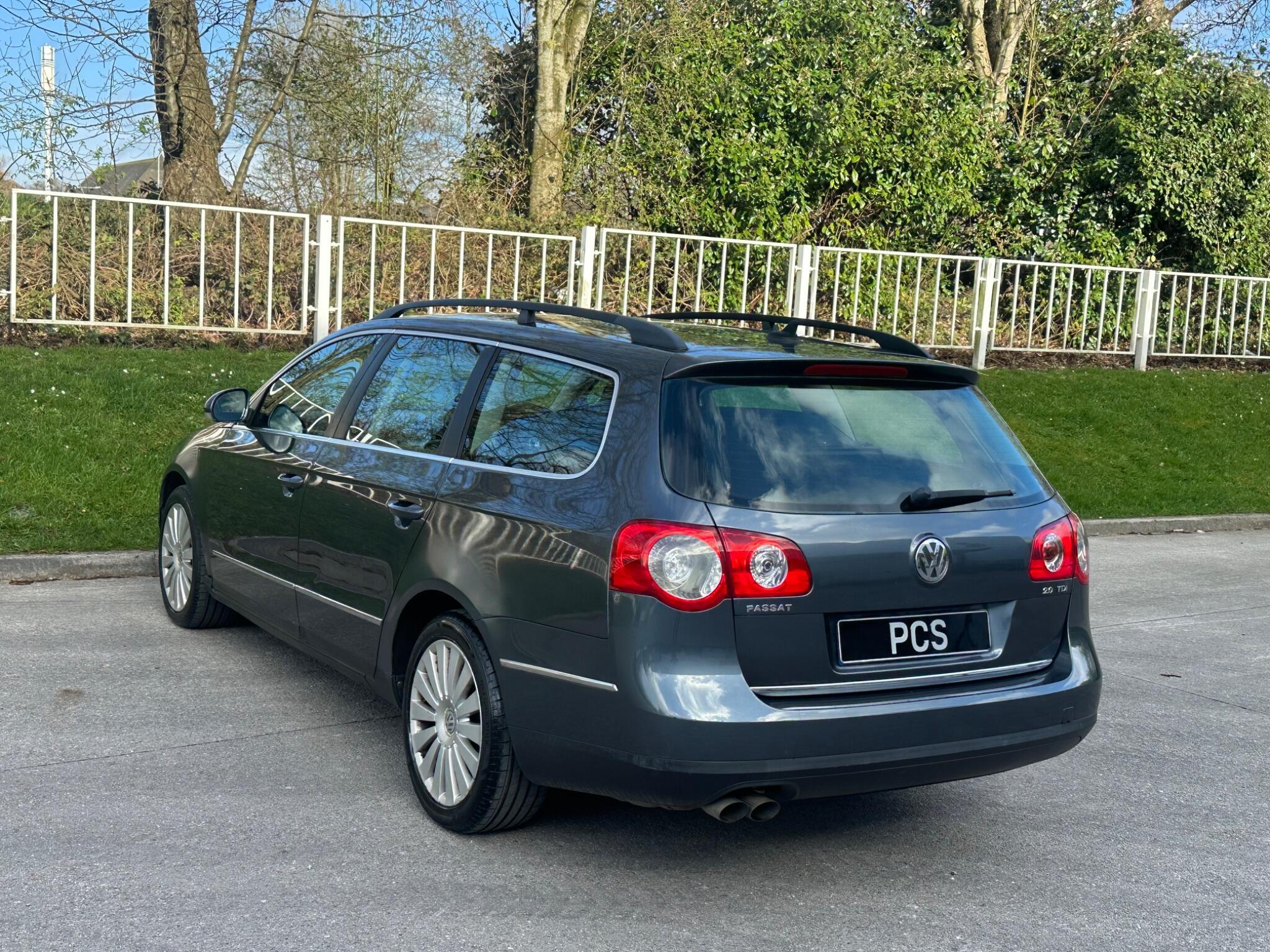 Volkswagen Passat - Image 13