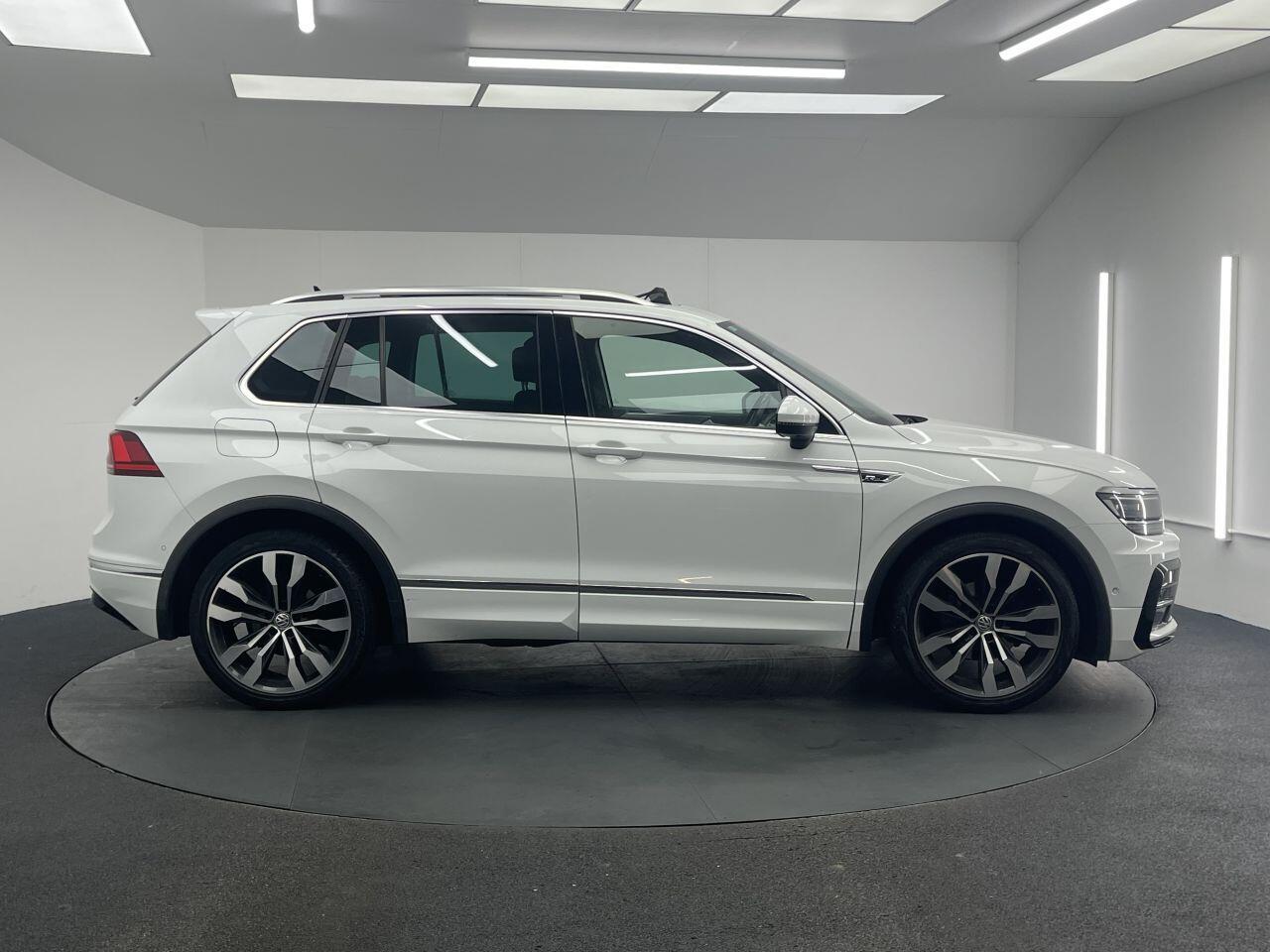 Volkswagen Tiguan - Image 13
