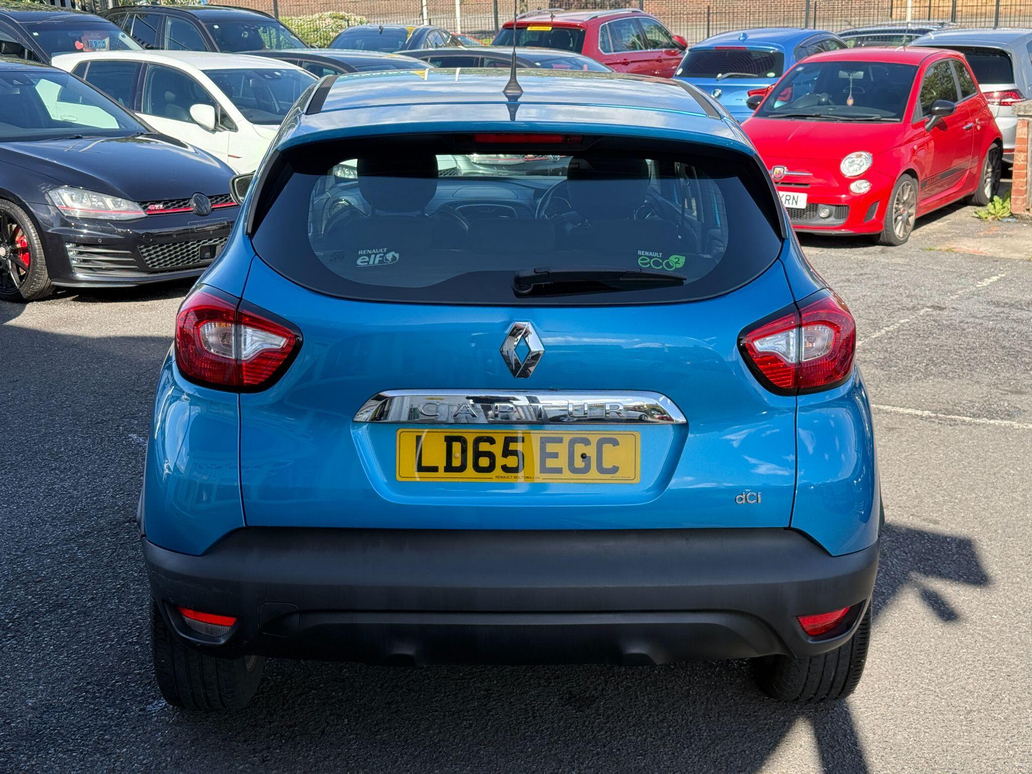 Renault Captur - Image 18