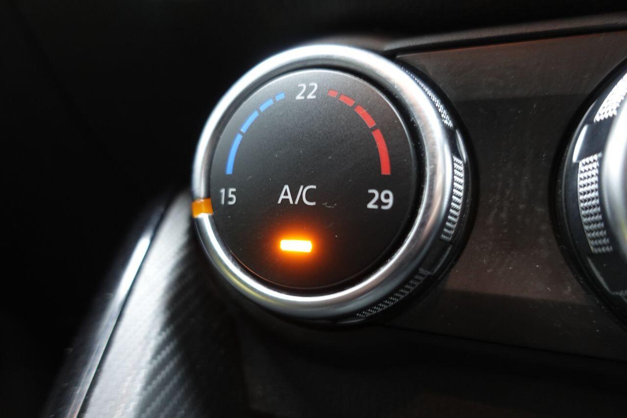 Mazda MAZDA2 - Image 38