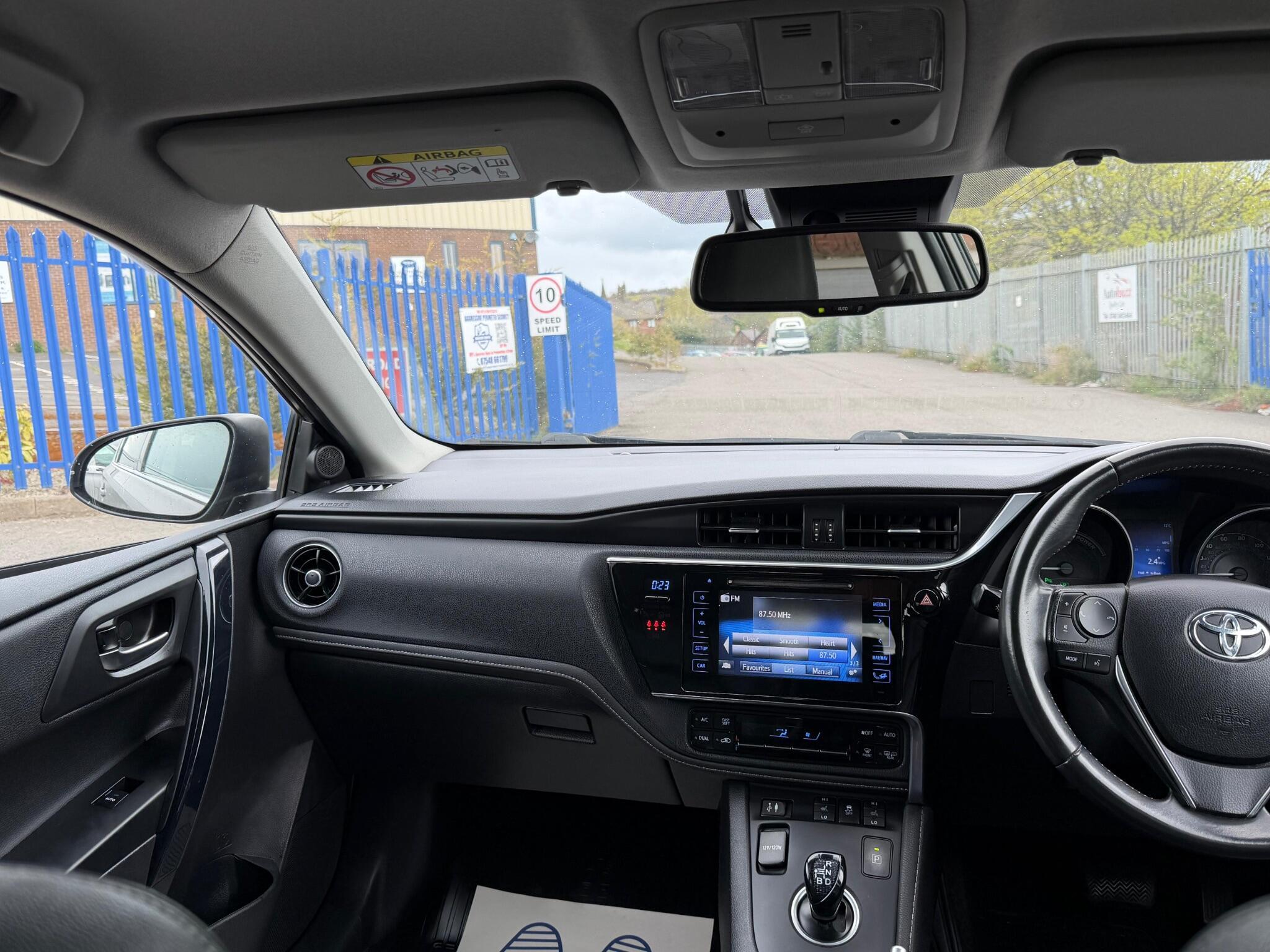 Toyota Auris - Image 13