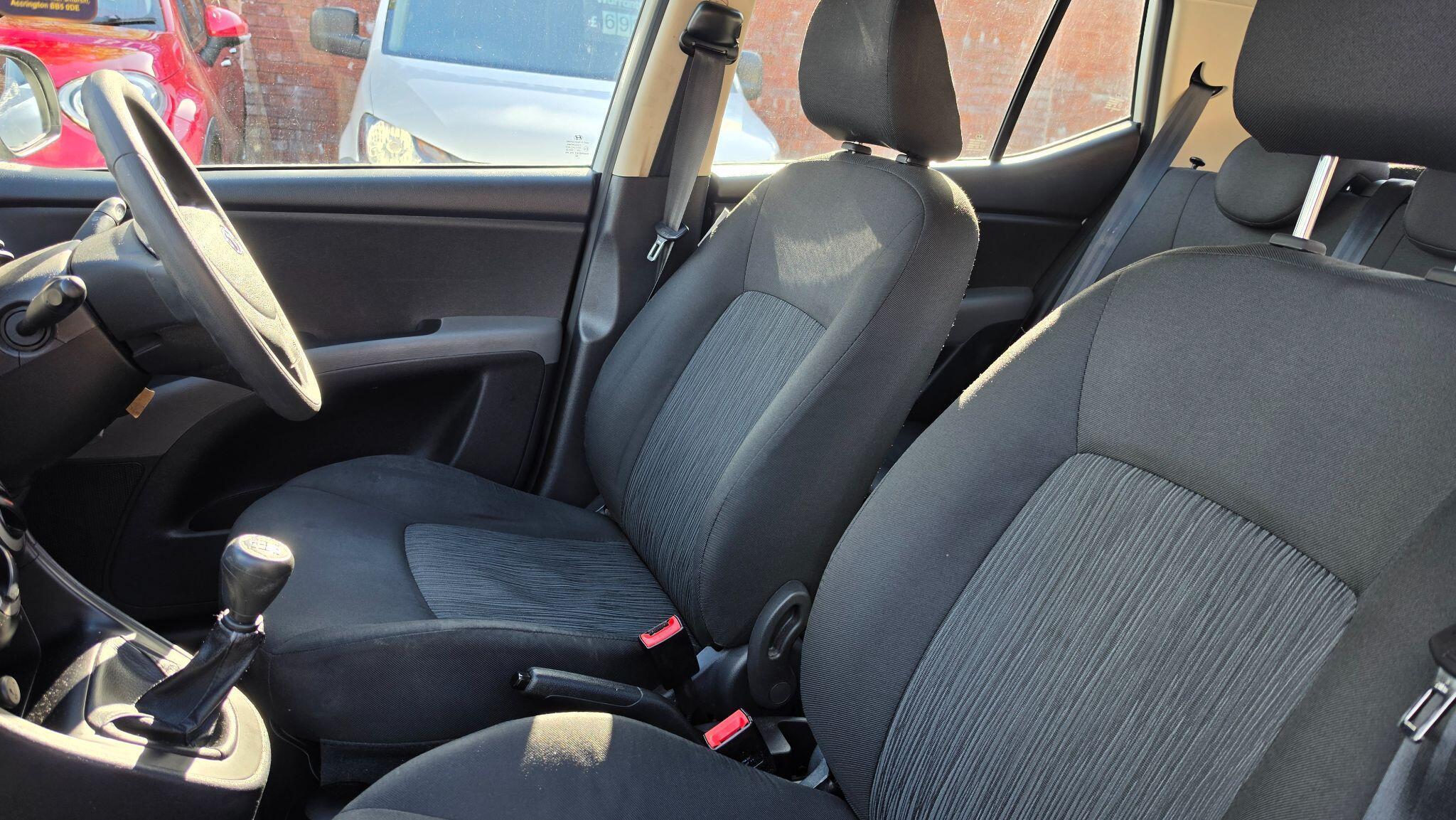 Hyundai i10 - Image 14