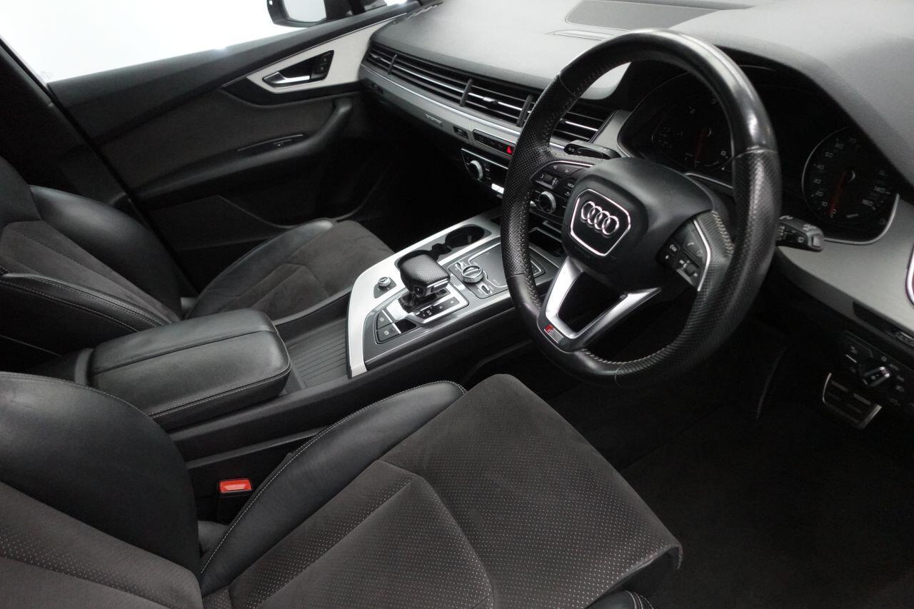 Audi Q7 - Image 17