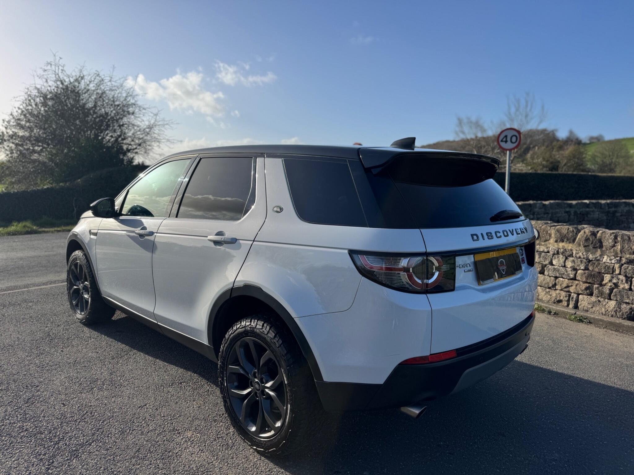 Land Rover DISCOVERY SPORT - Image 11