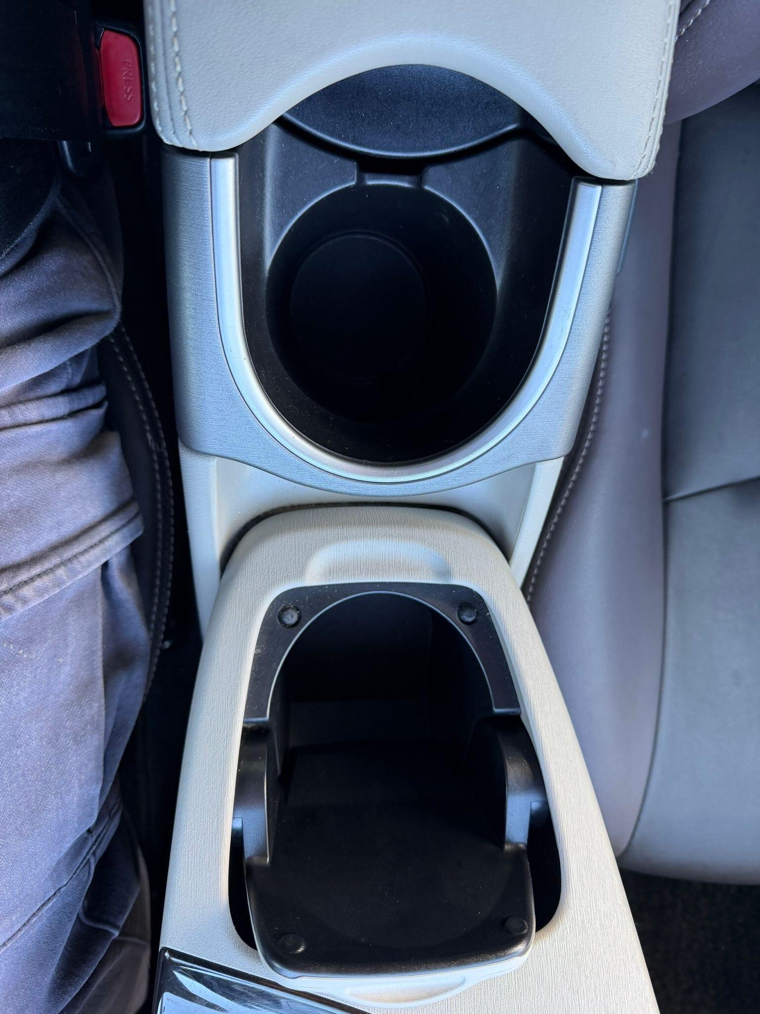 Toyota Prius - Image 22