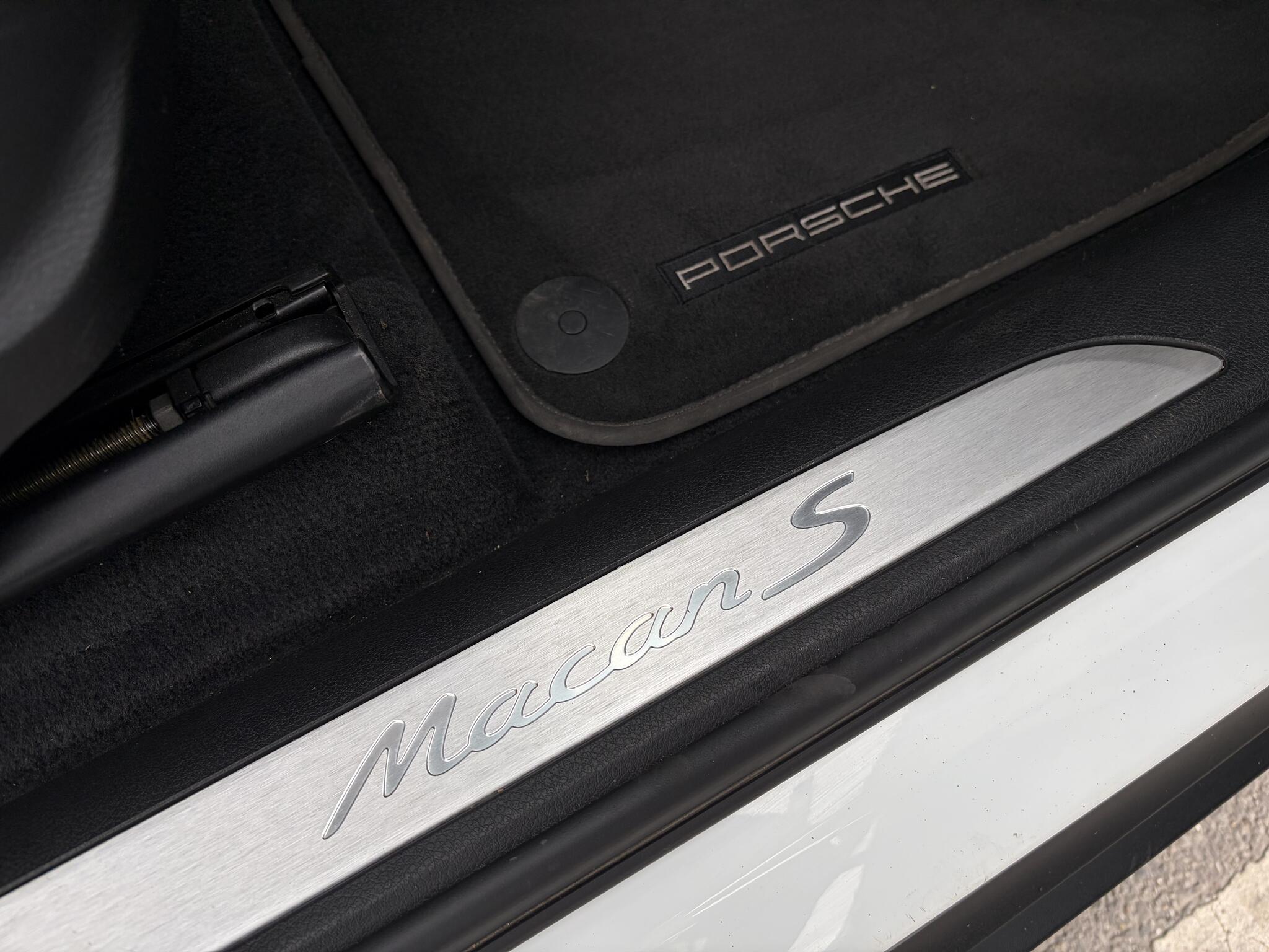 Porsche Macan - Image 11