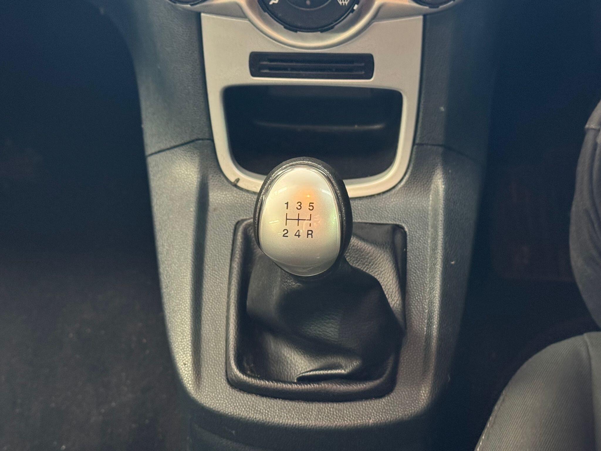 Ford Fiesta - Image 11