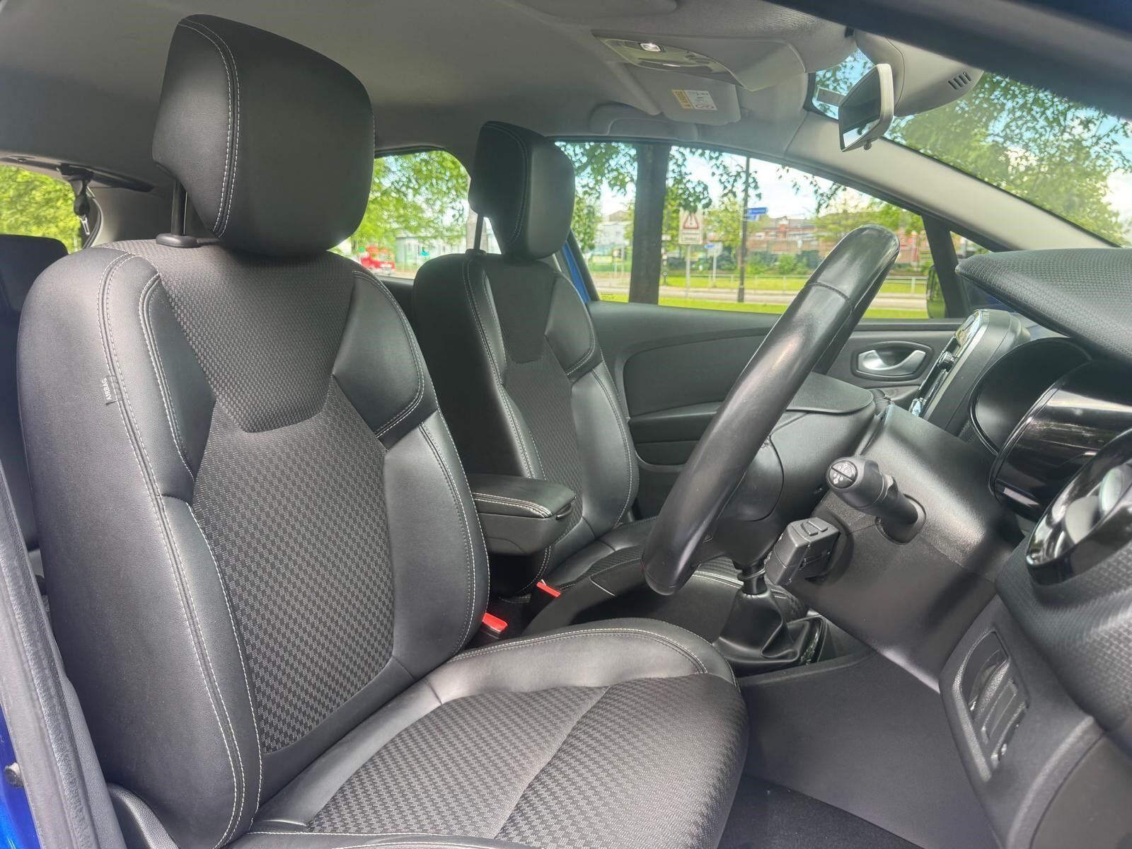 Renault Clio - Image 16