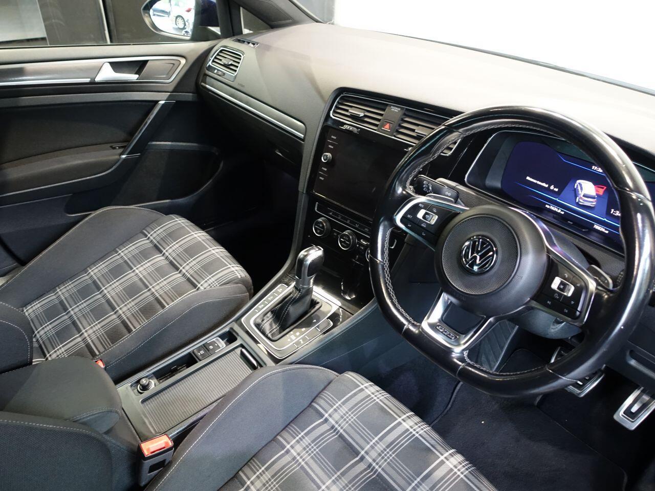Volkswagen Golf - Image 2