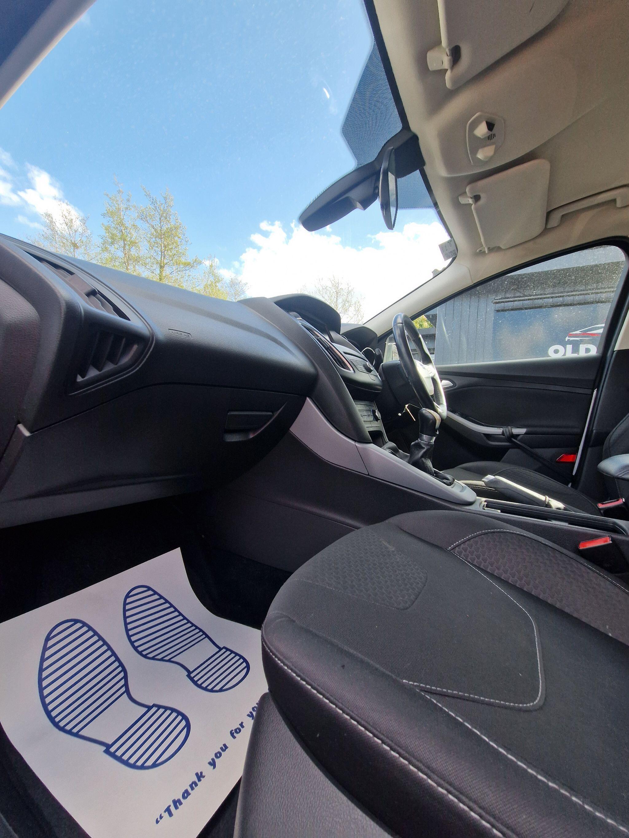 Ford Focus - Image 30