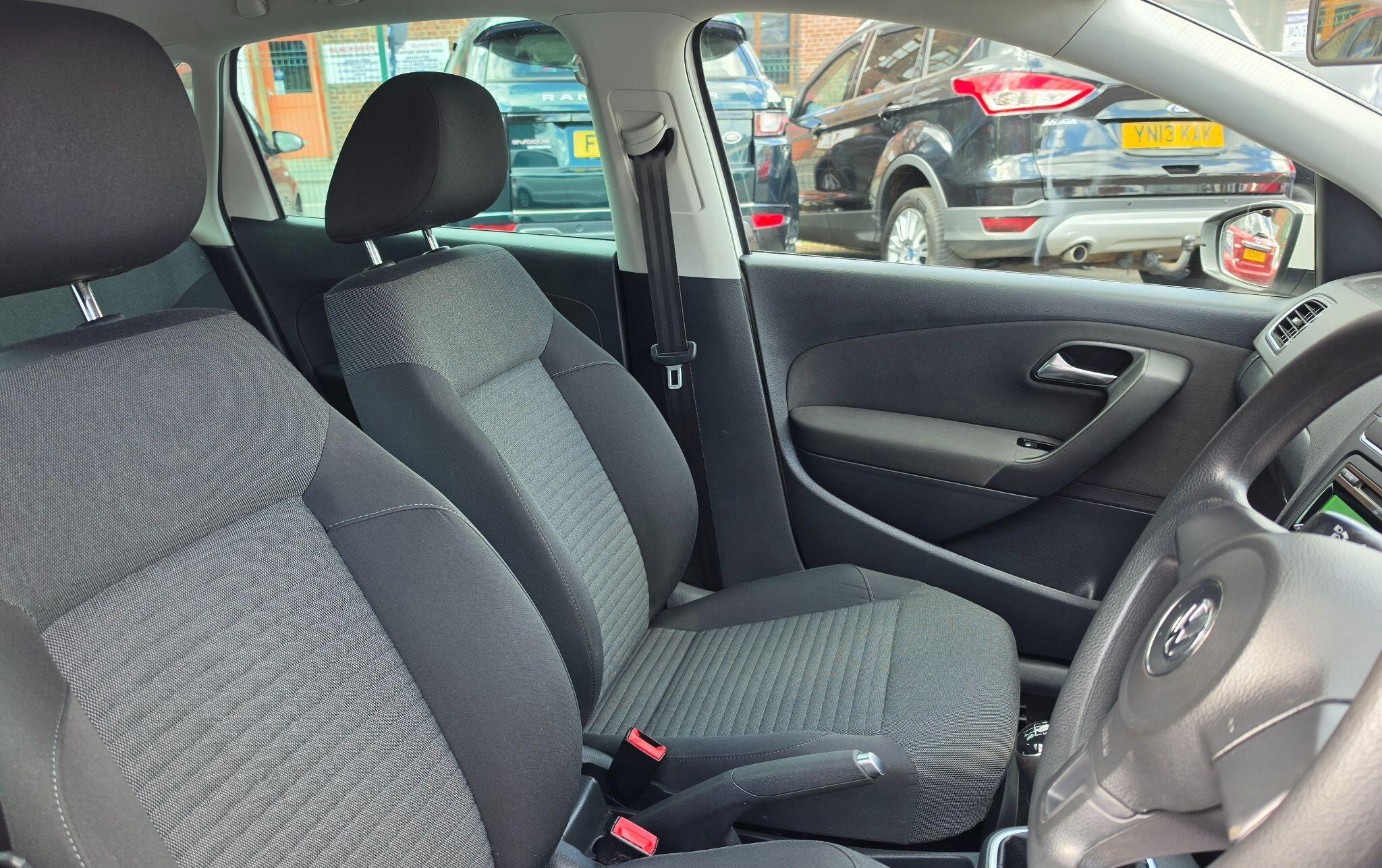 Volkswagen Polo - Image 12