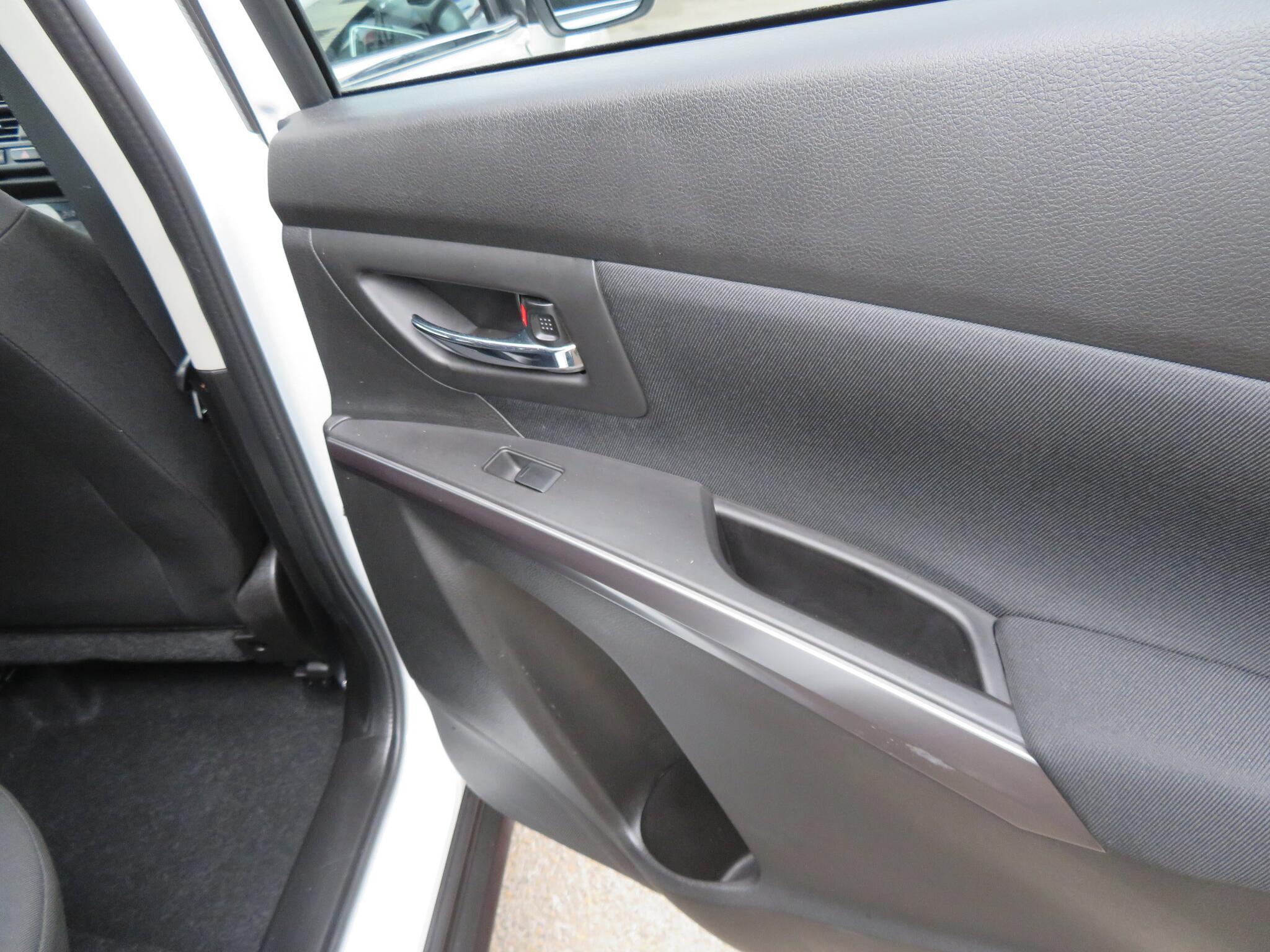 Suzuki S-Cross - Image 19