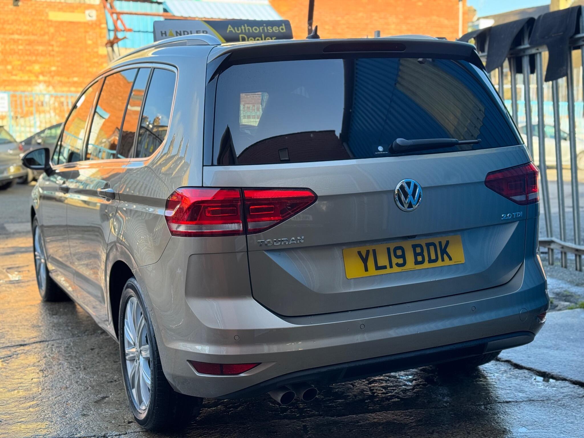 Volkswagen Touran - Image 14