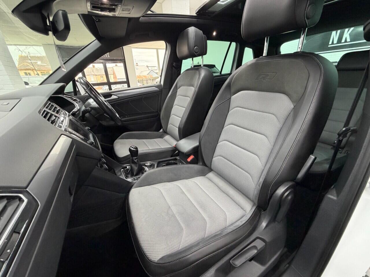 Volkswagen Tiguan - Image 28