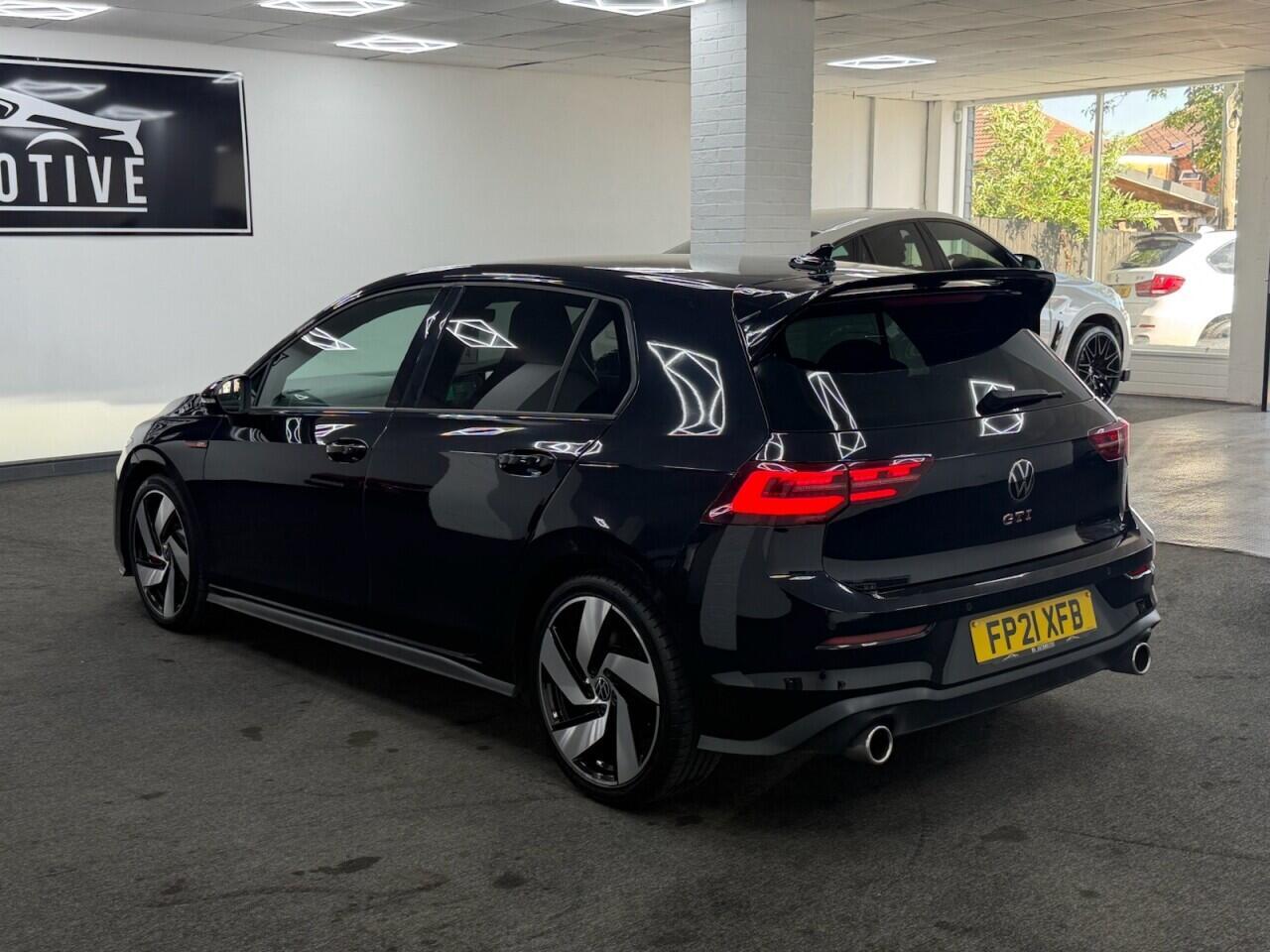 Volkswagen Golf - Image 6