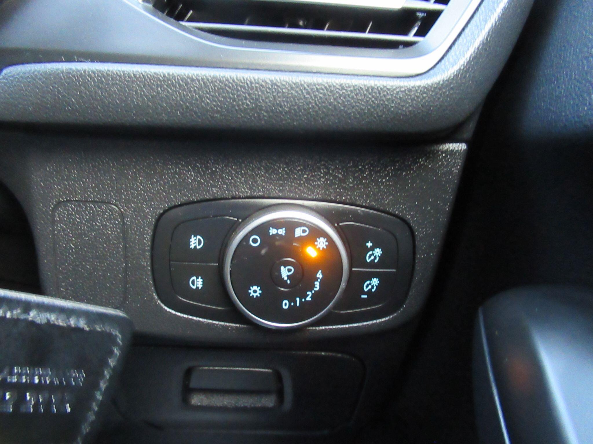 Ford Focus - Image 26