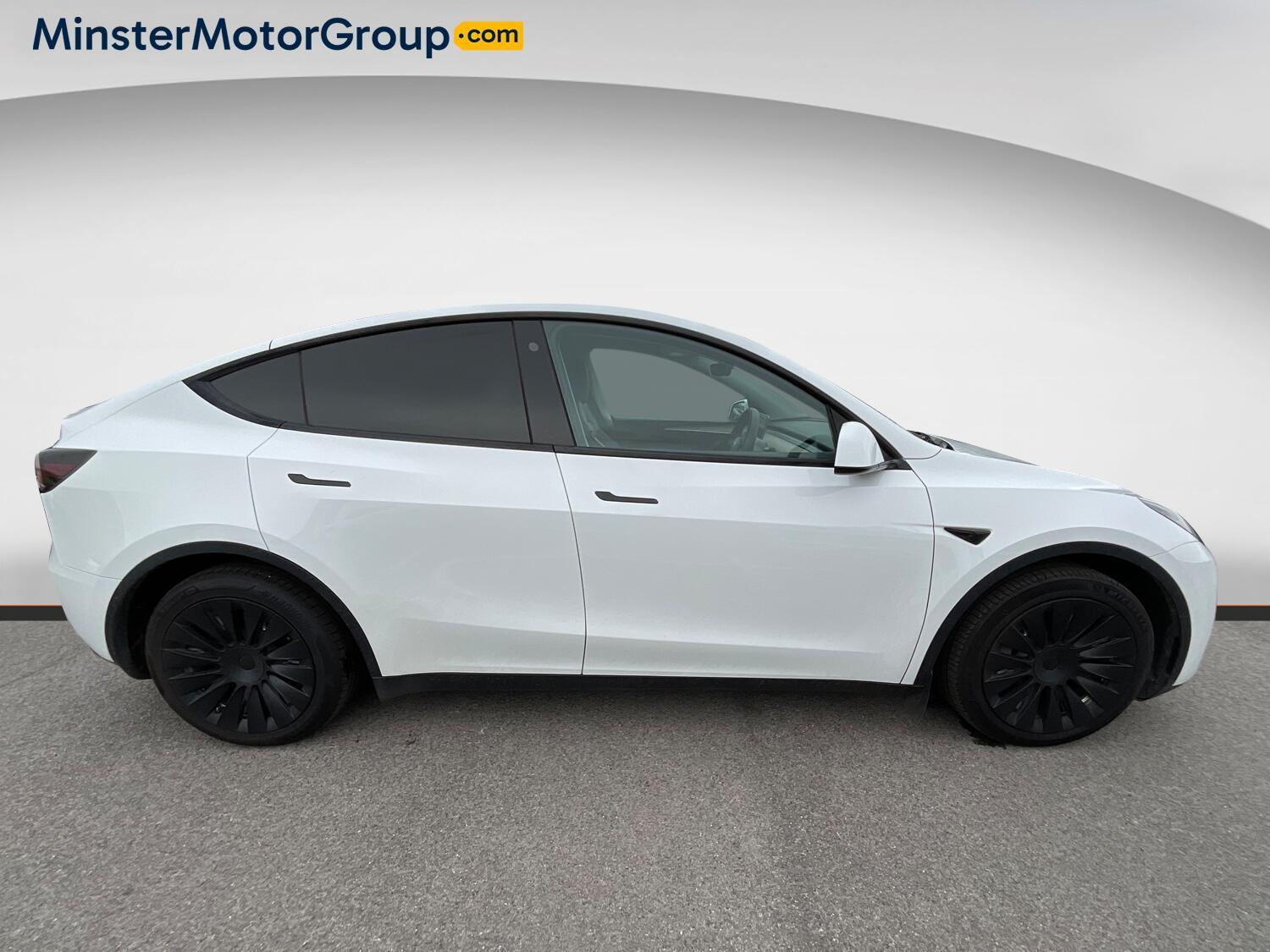 Tesla Model Y - Image 2