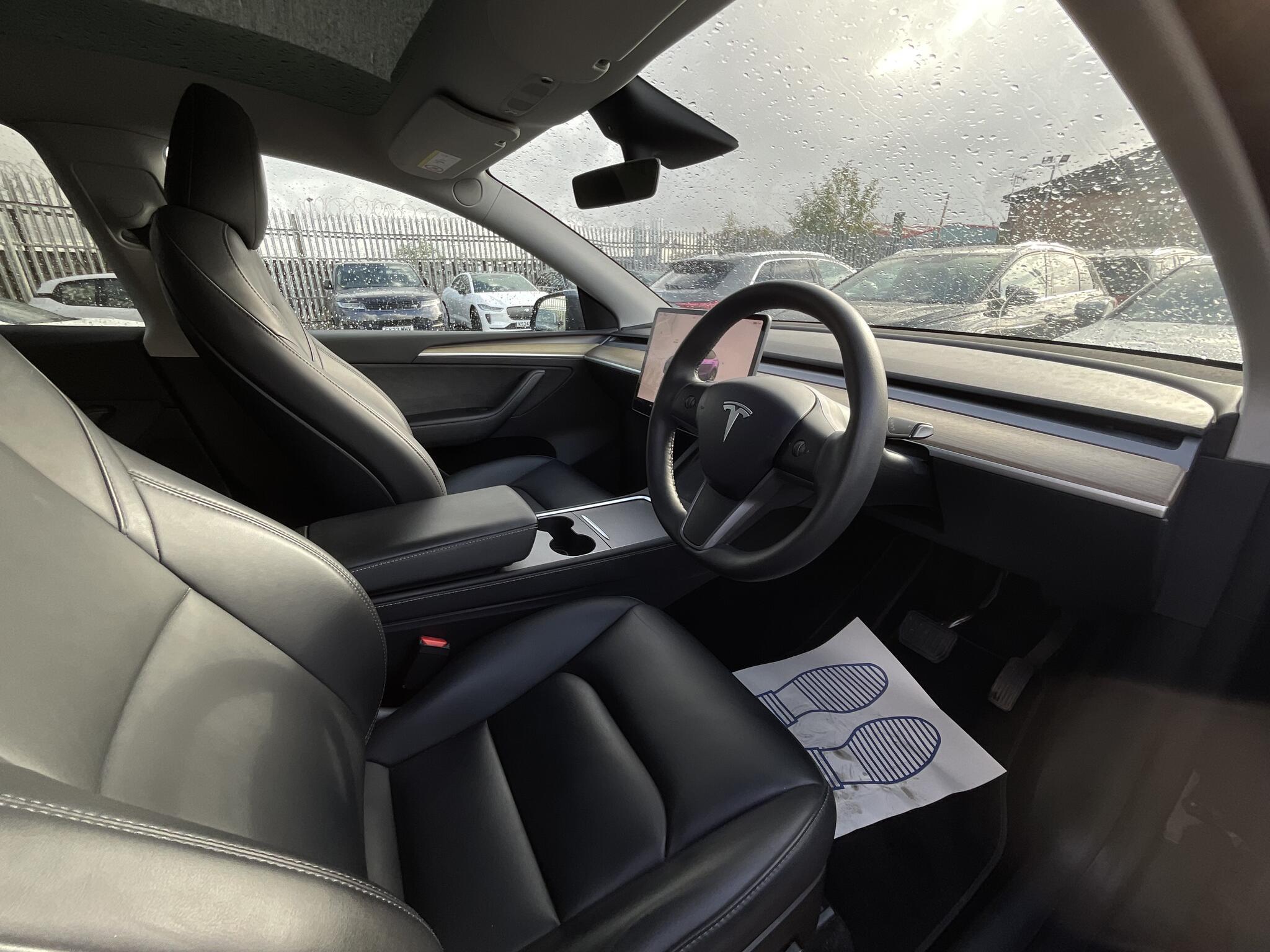 Tesla Model Y - Image 7