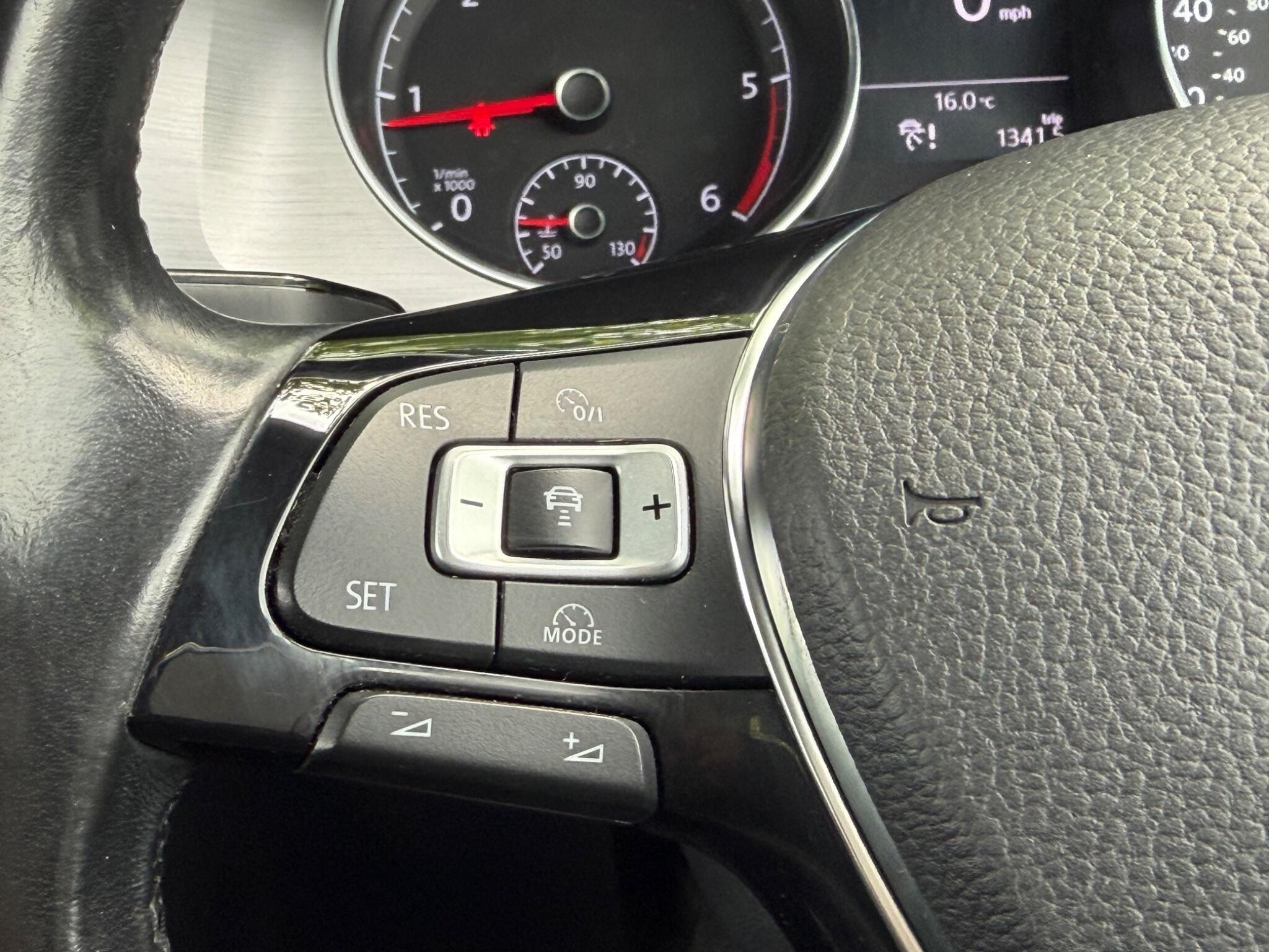Volkswagen Golf - Image 16