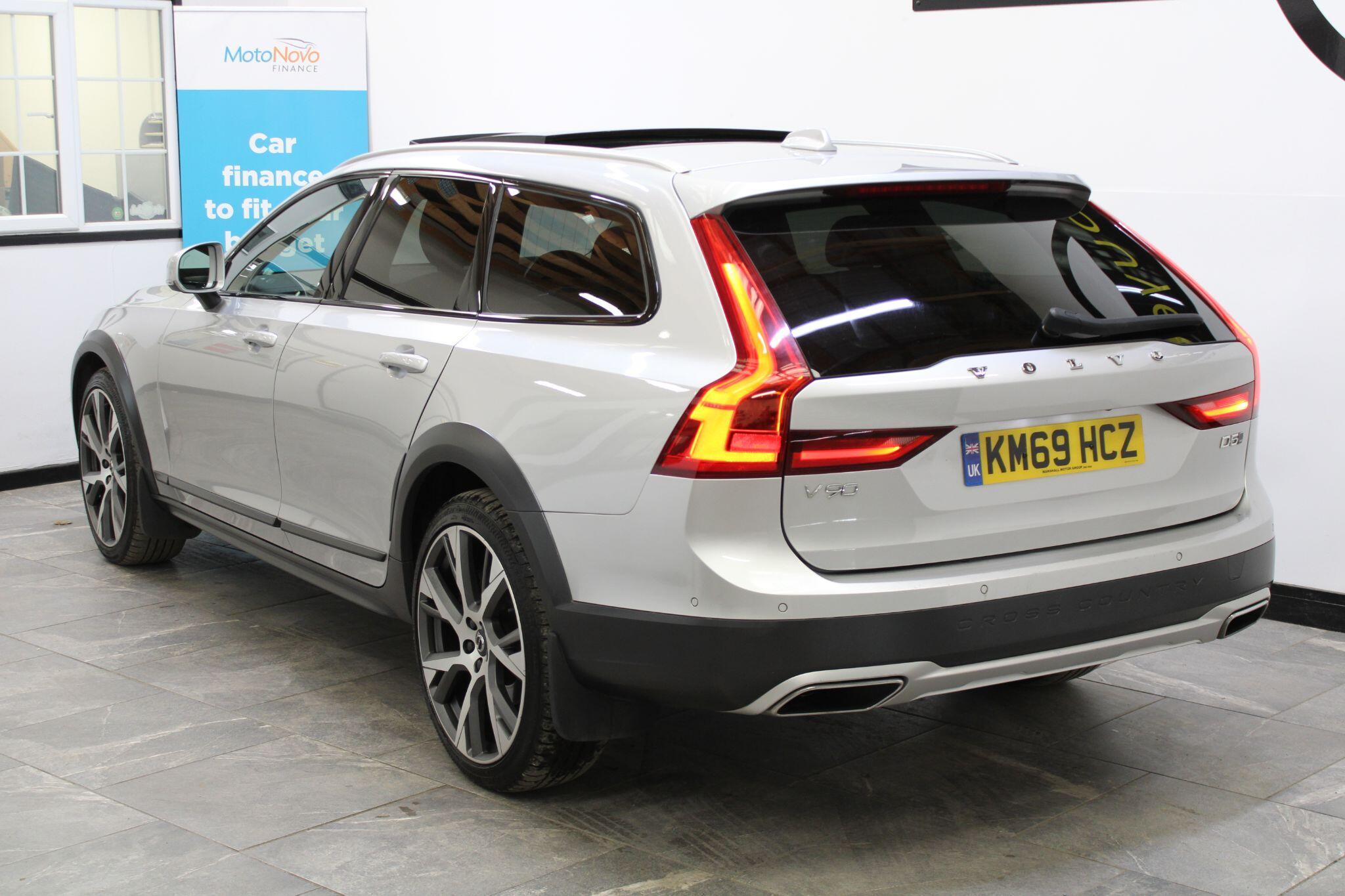 Volvo V90 CROSS COUNTRY - Image 18