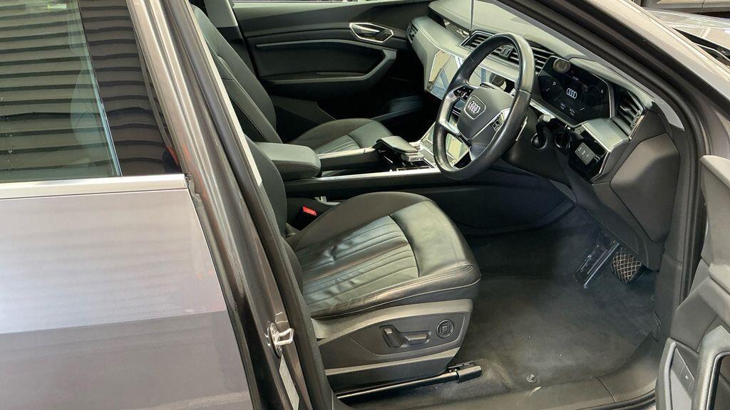 Audi E-Tron - Image 3
