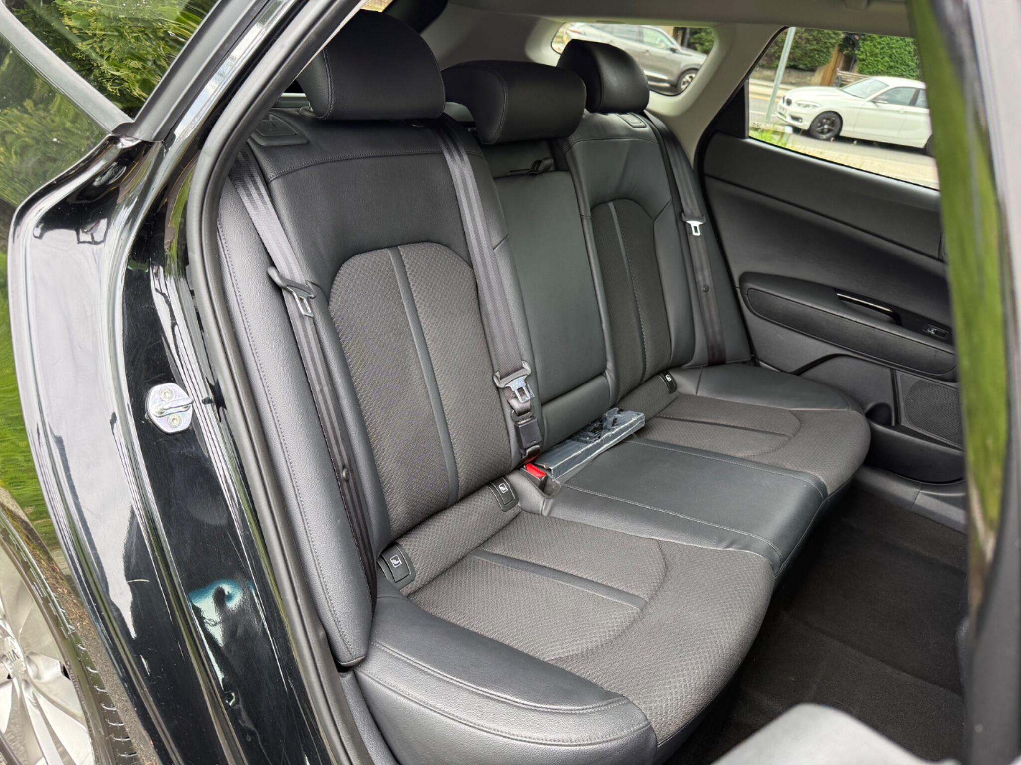 Kia Optima - Image 12