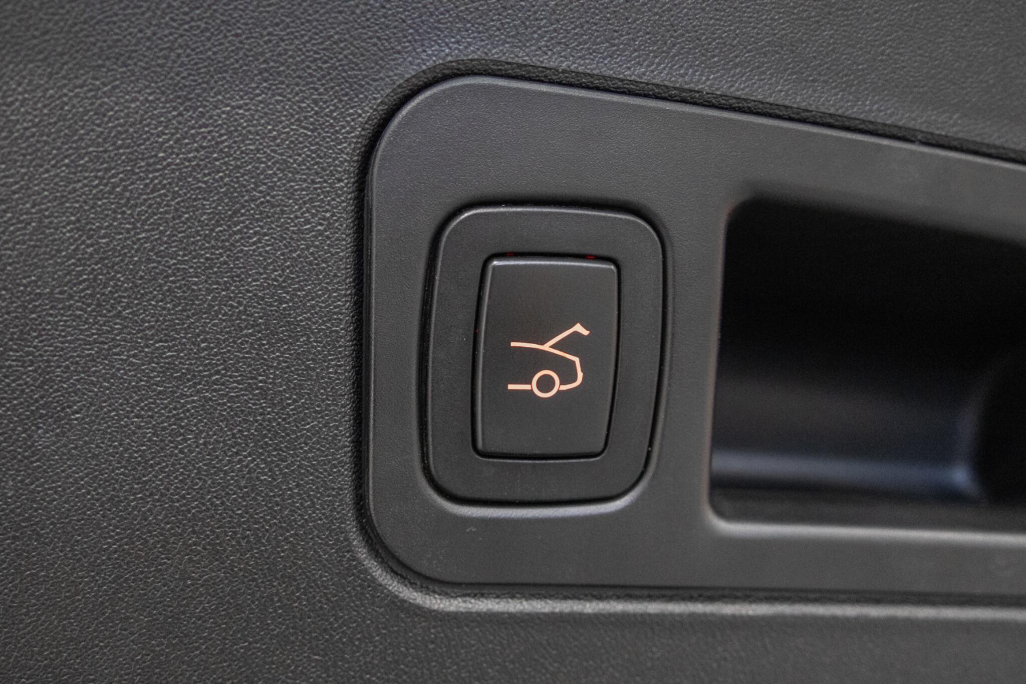 Tesla Model S - Image 11