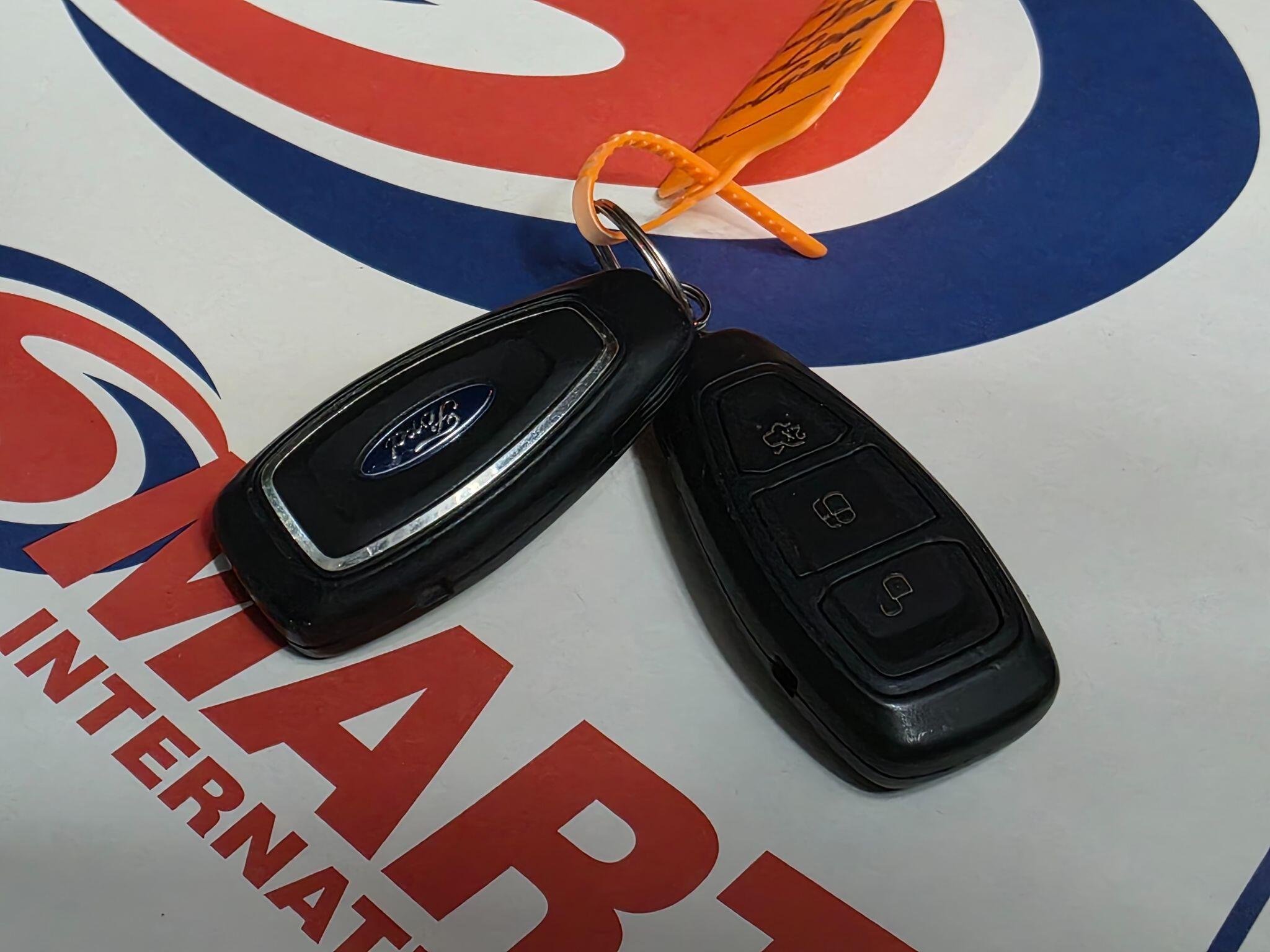Ford C-MAX - Image 24