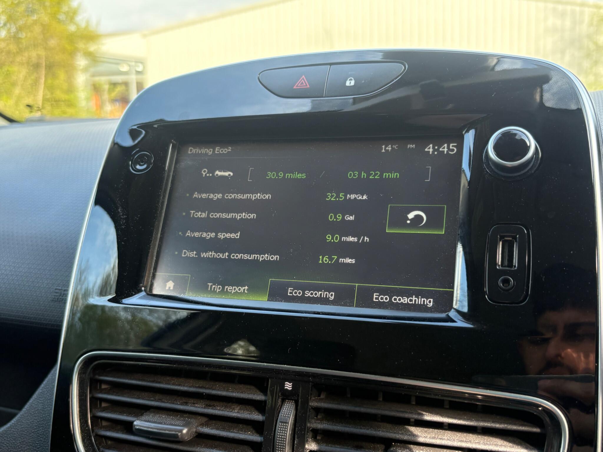 Renault Clio - Image 41