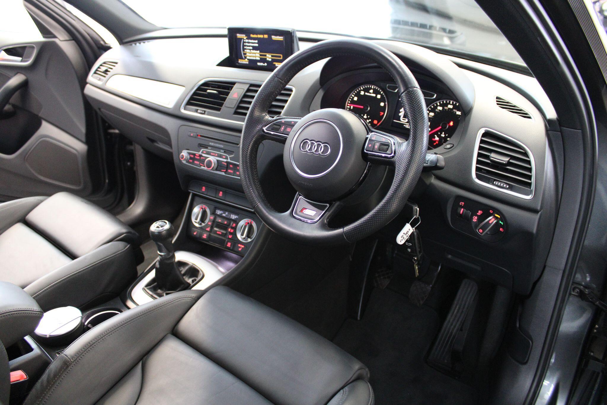 Audi Q3 - Image 2