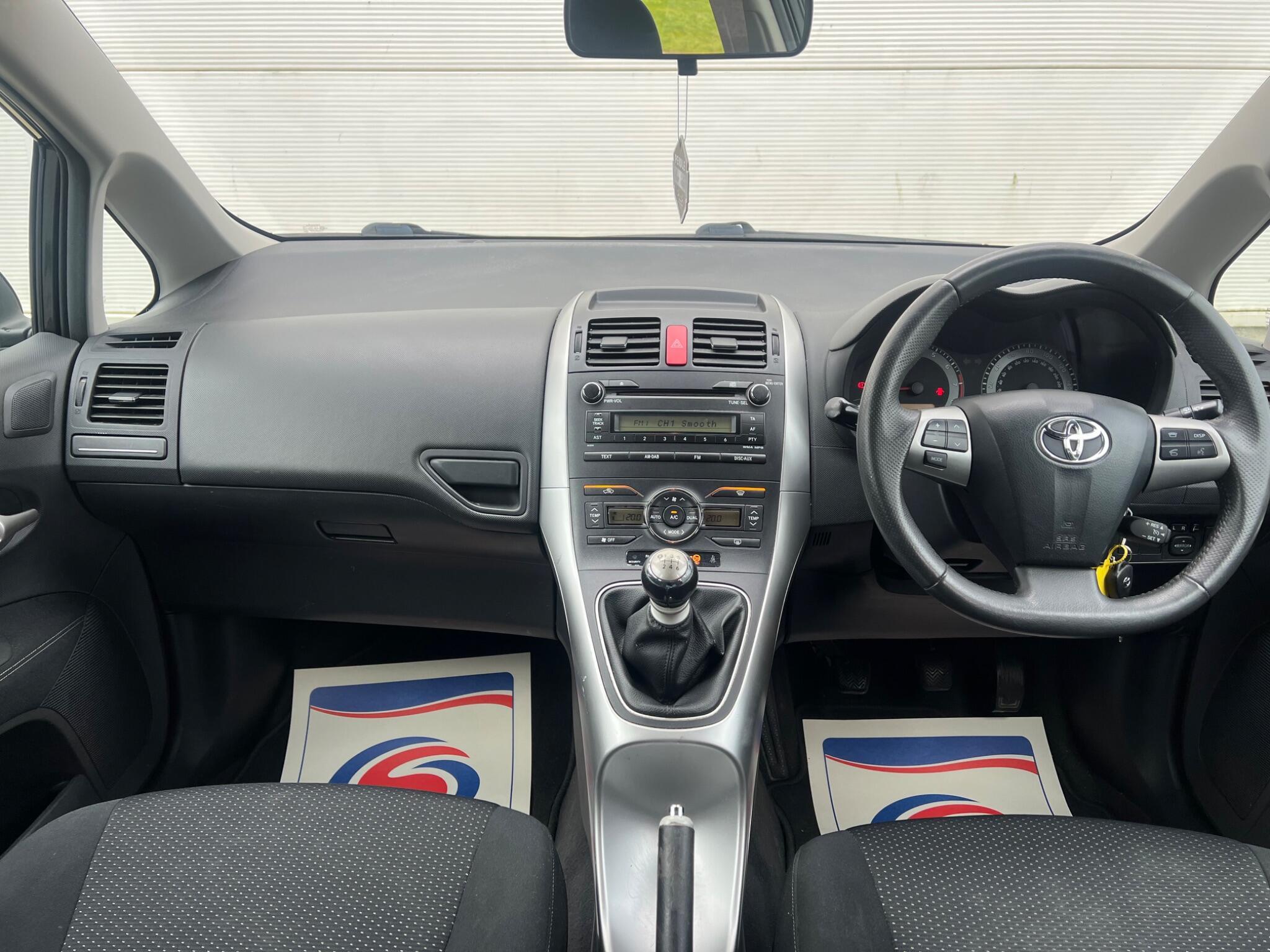 Toyota Auris - Image 21