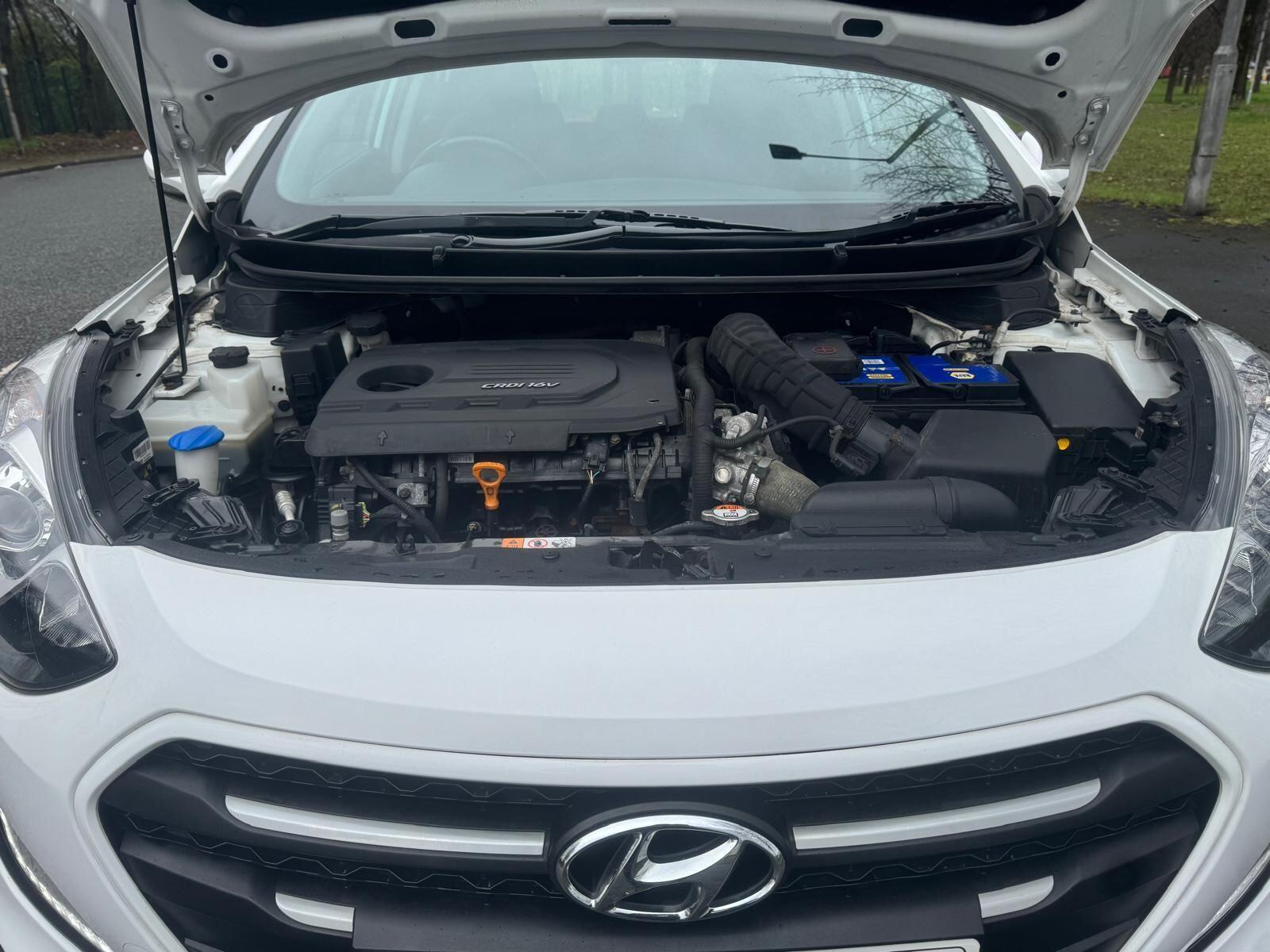 Hyundai i30 - Image 32