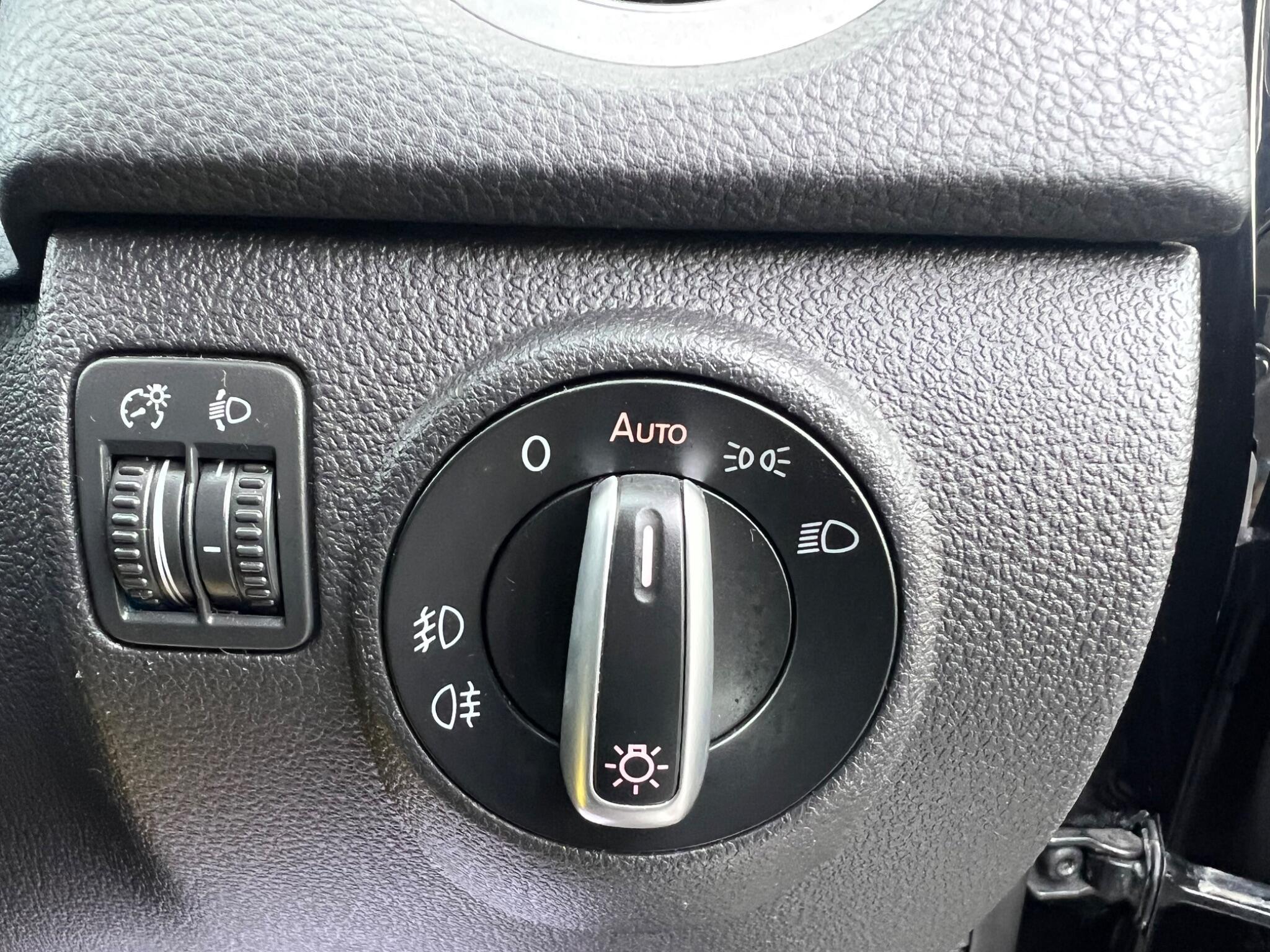 Volkswagen Tiguan - Image 24