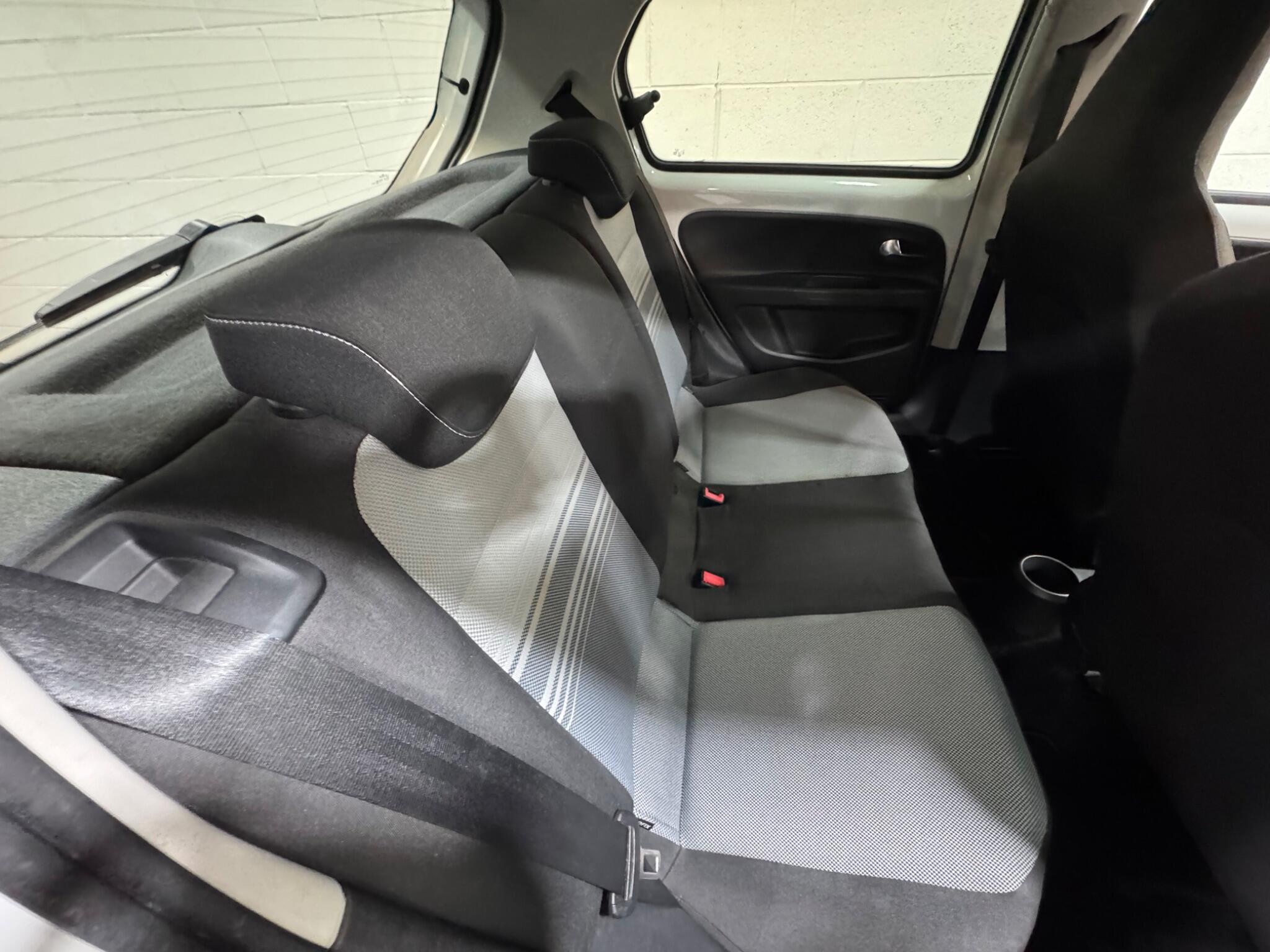 Volkswagen up! - Image 11