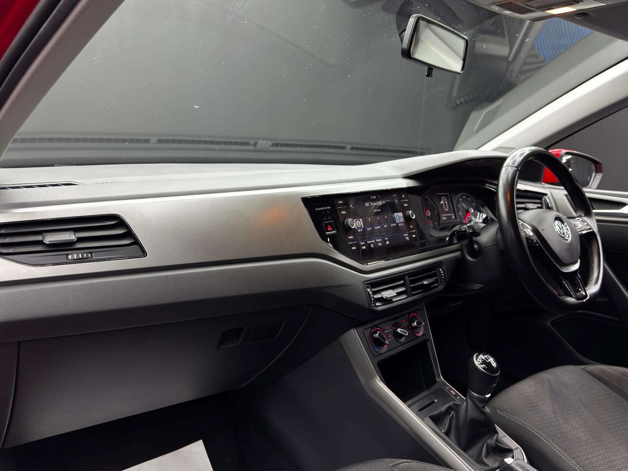 Volkswagen Polo - Image 11