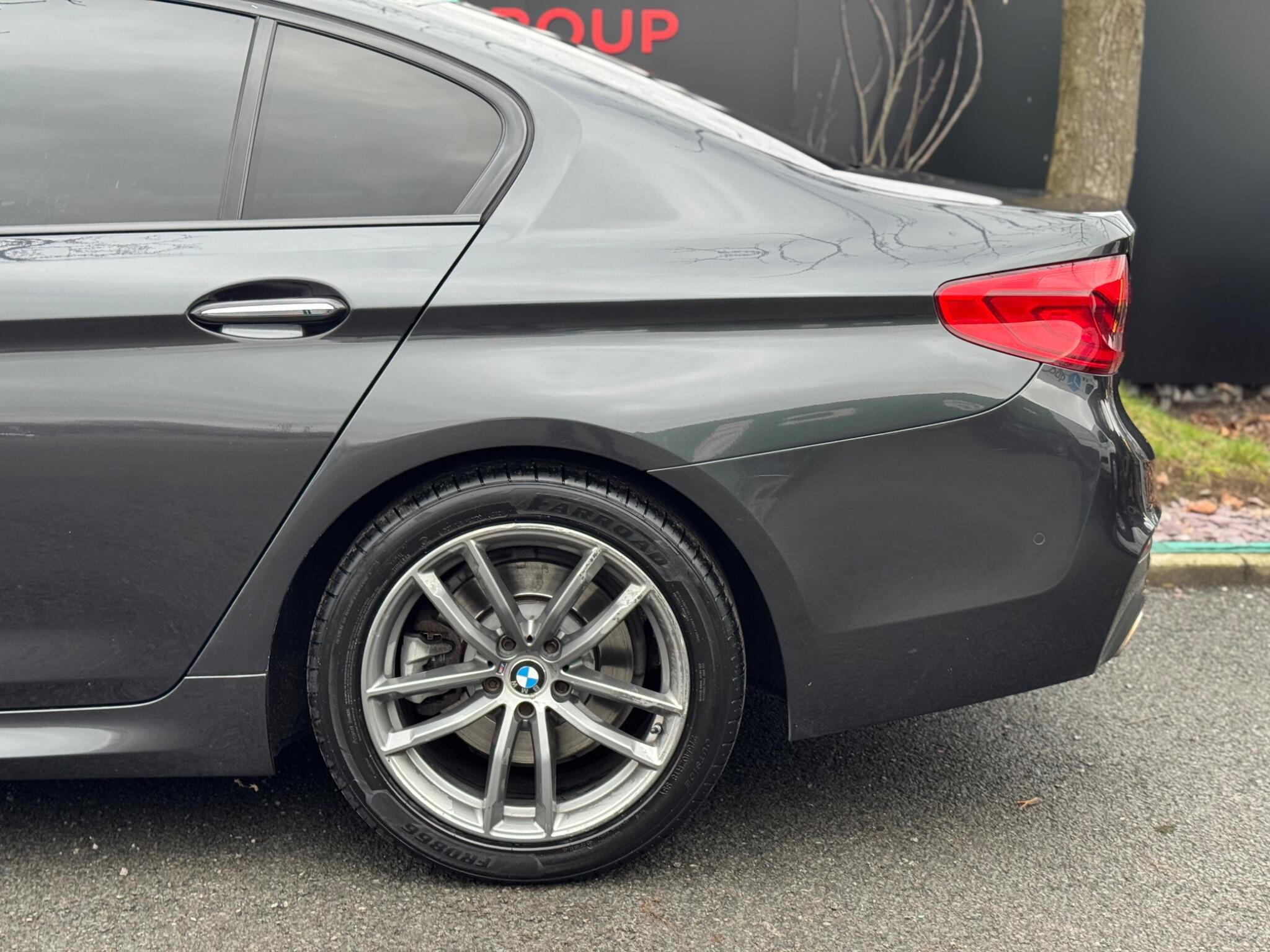 BMW 5 Series - Image 9