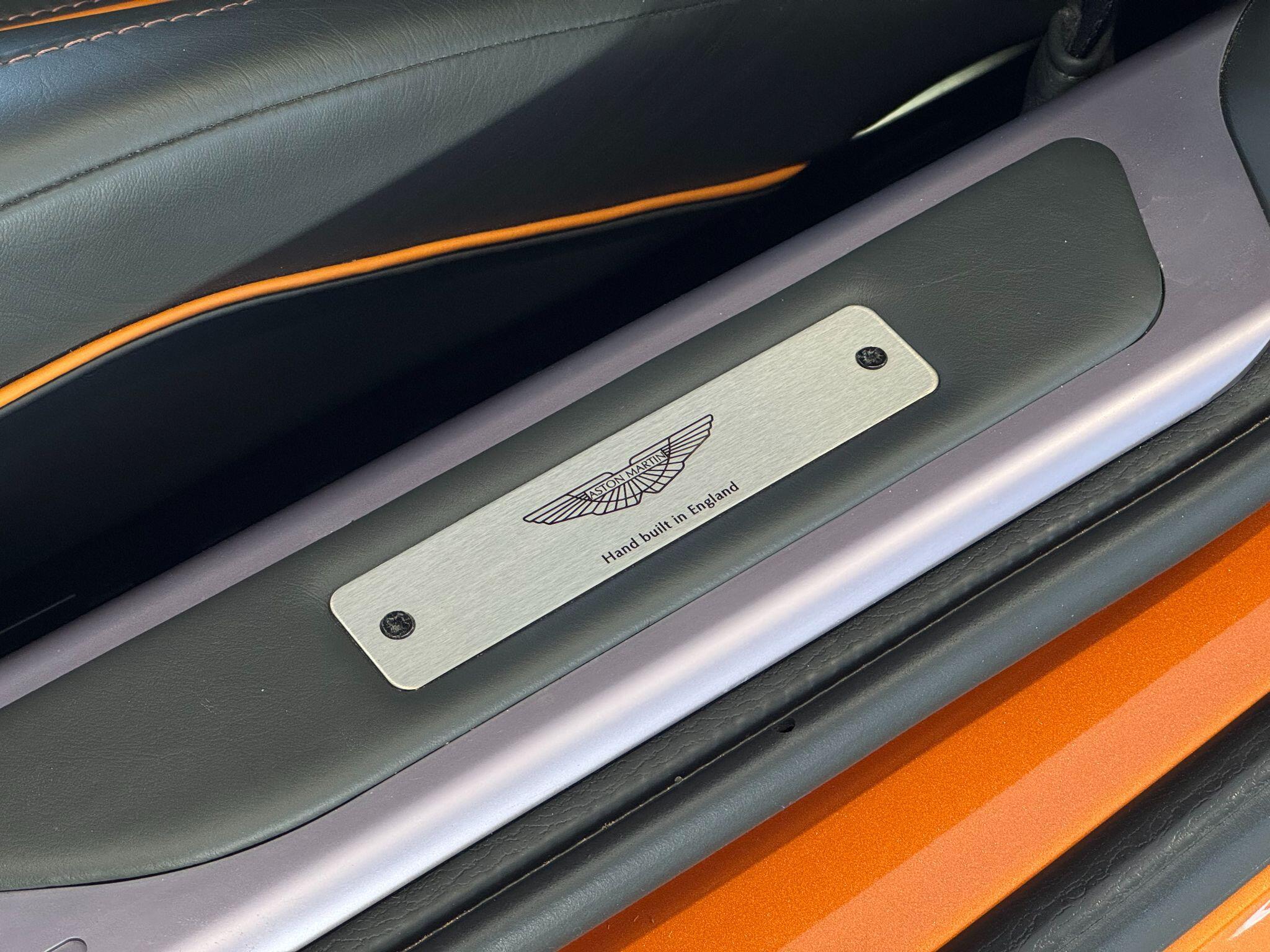 Aston Martin Virage - Image 27