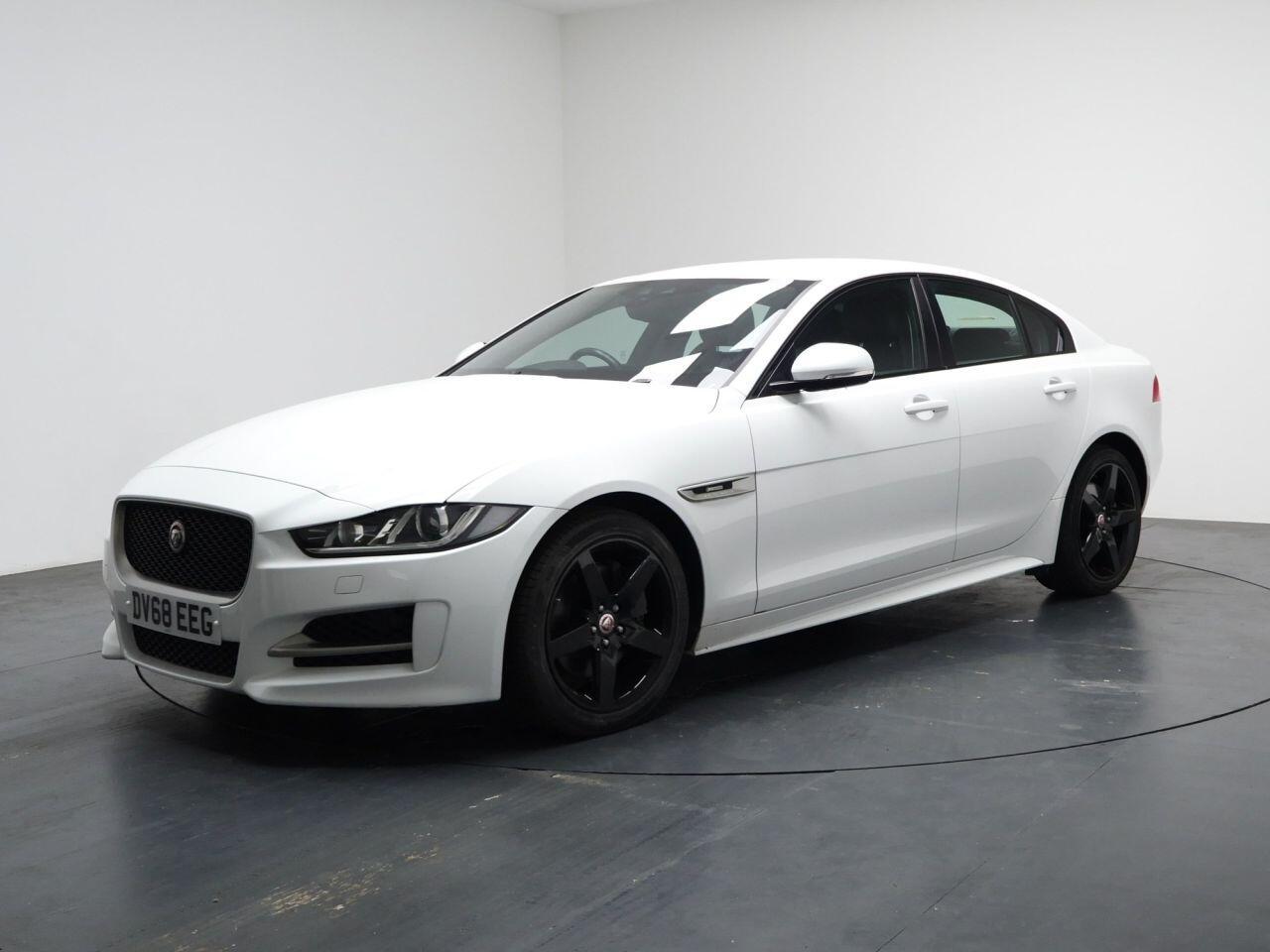 Jaguar XE - Image 7