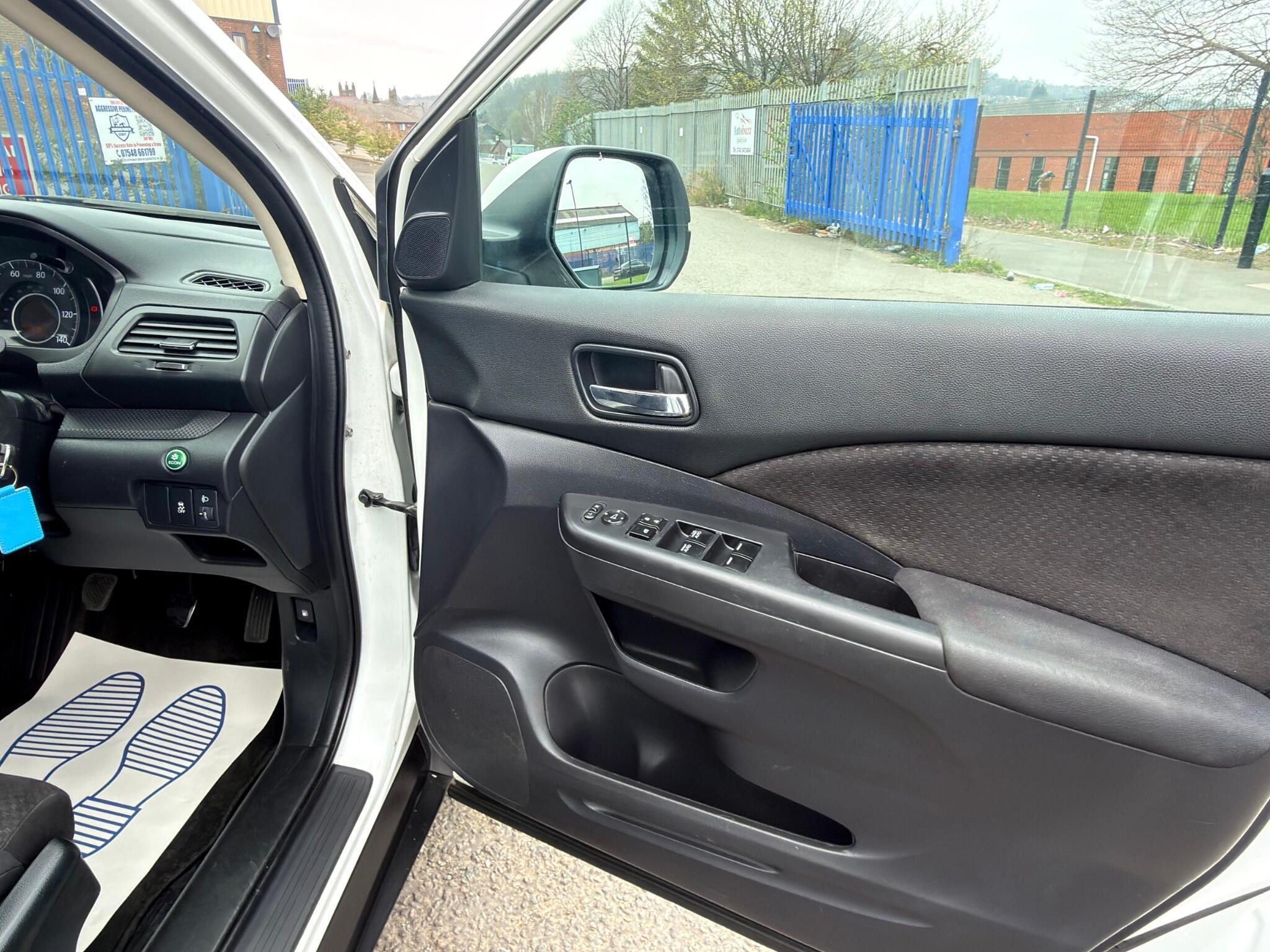 Honda CR-V - Image 28