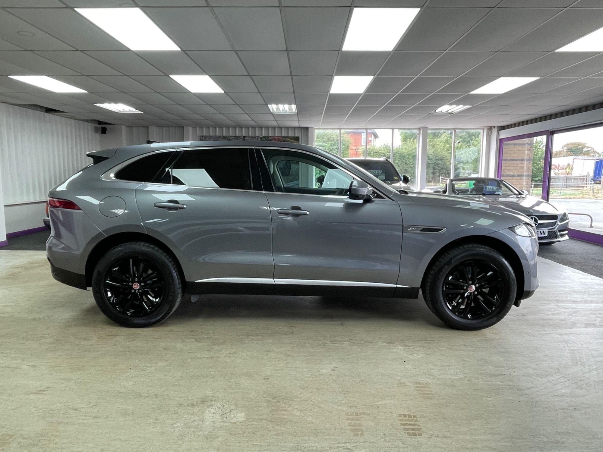 Jaguar F-Pace - Image 11