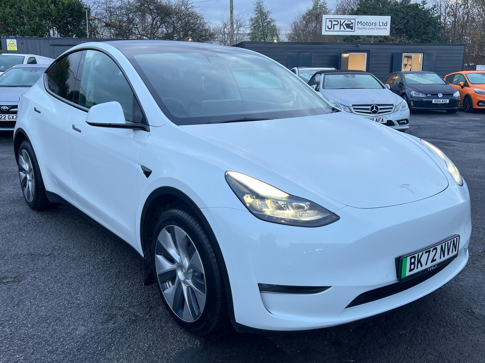 Tesla Model Y - Image 2