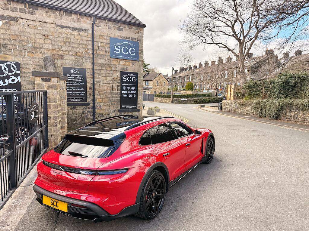 Porsche Taycan - Image 10