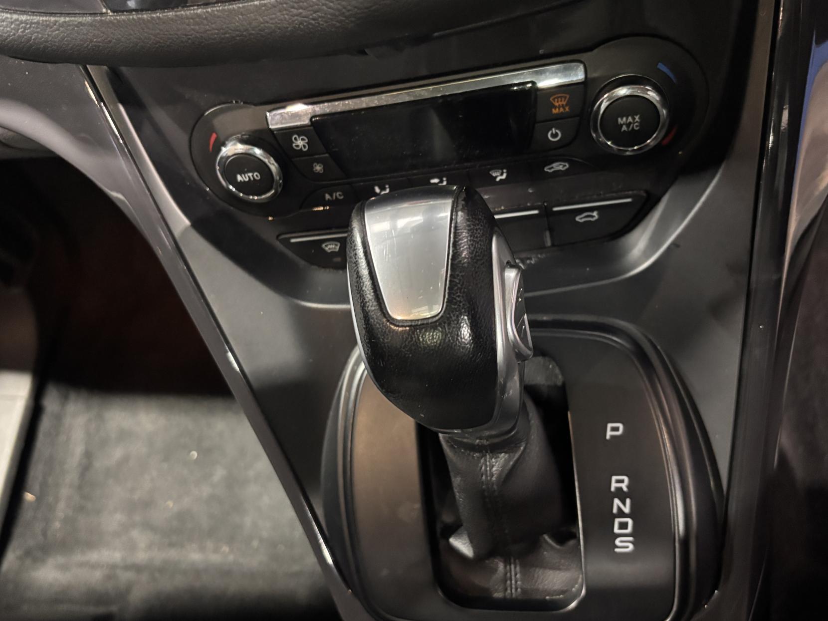 Ford Kuga - Image 20